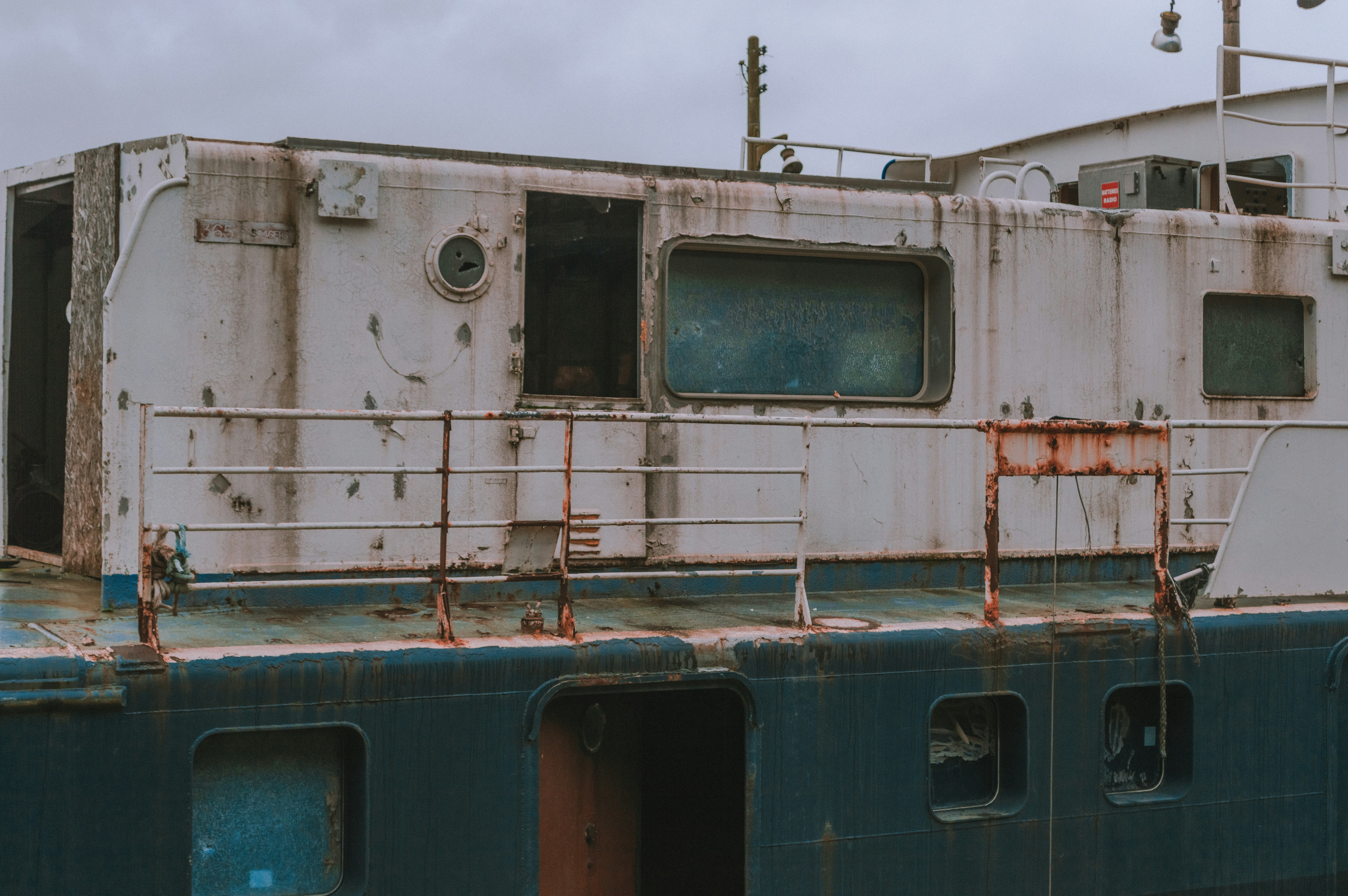 white and blue metal frame