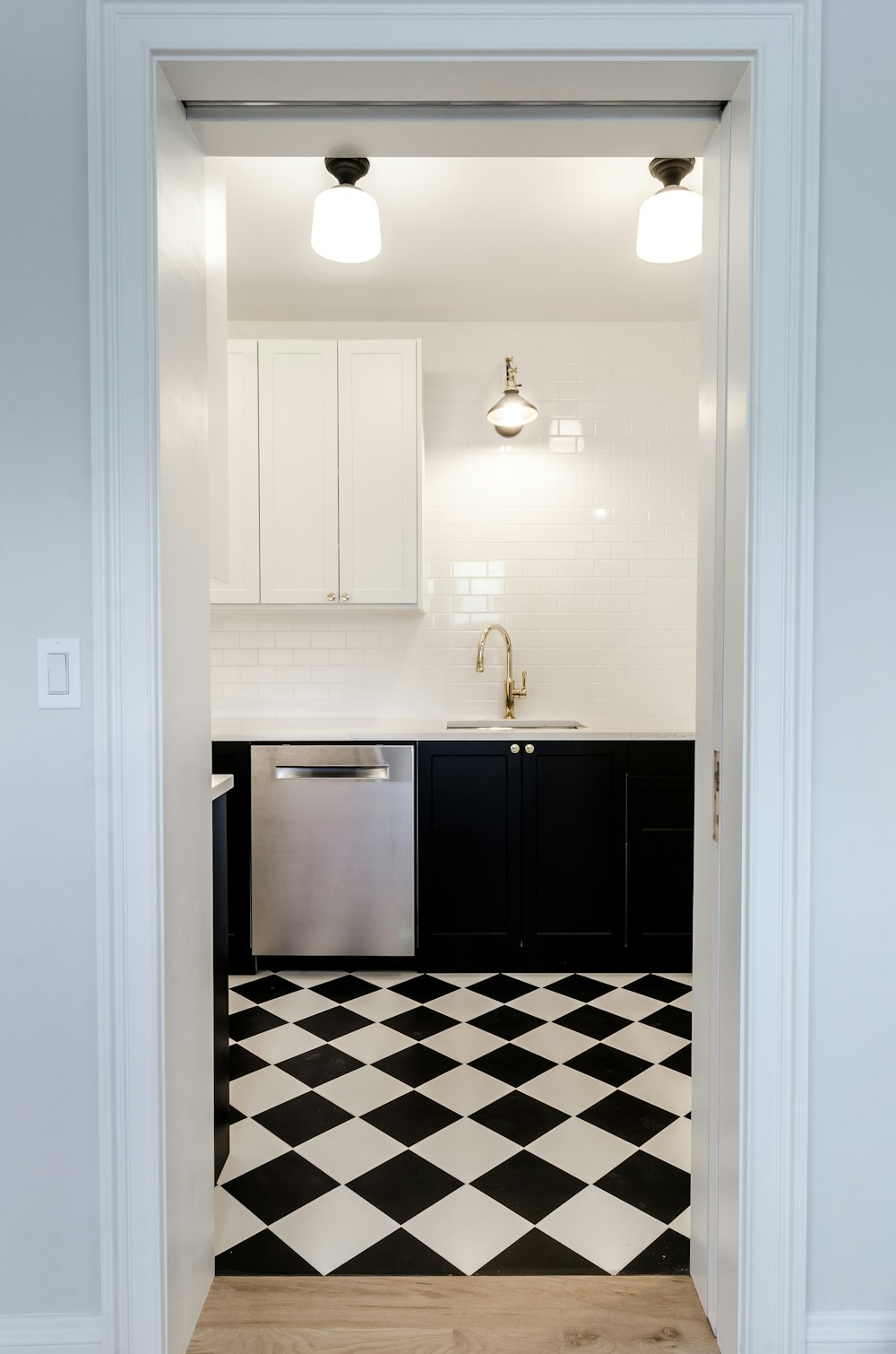 white and blue checkered bathroom