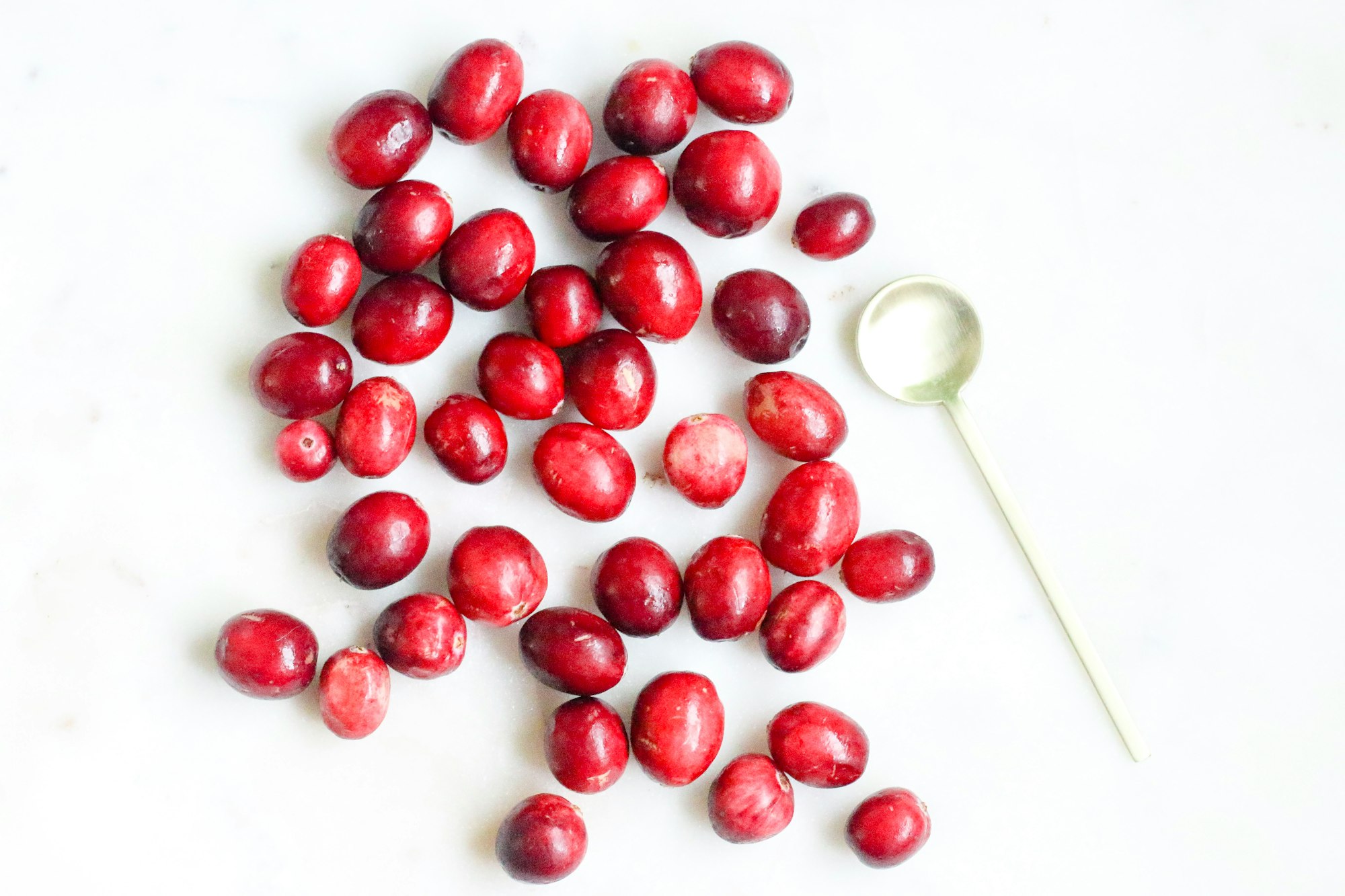 Cranberries are some of the world's most healthy fruits by Melissa Di Rocco for Unsplash.