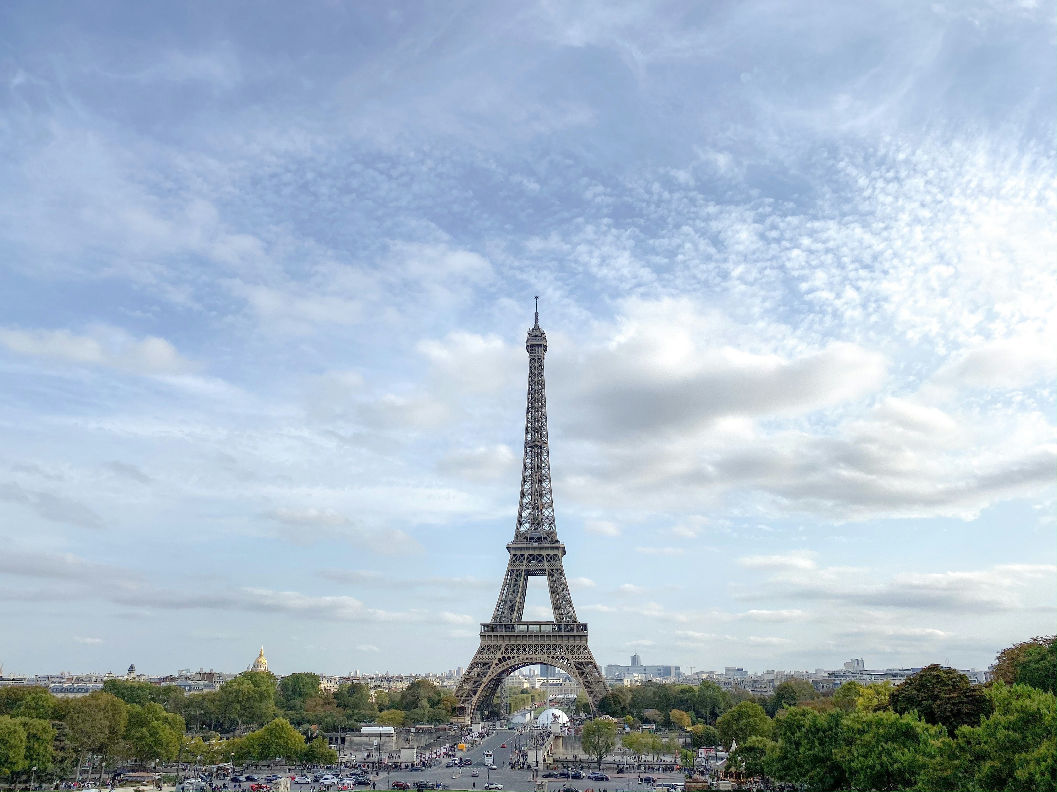 Eiffel Tower Views: Where to Stay in Paris