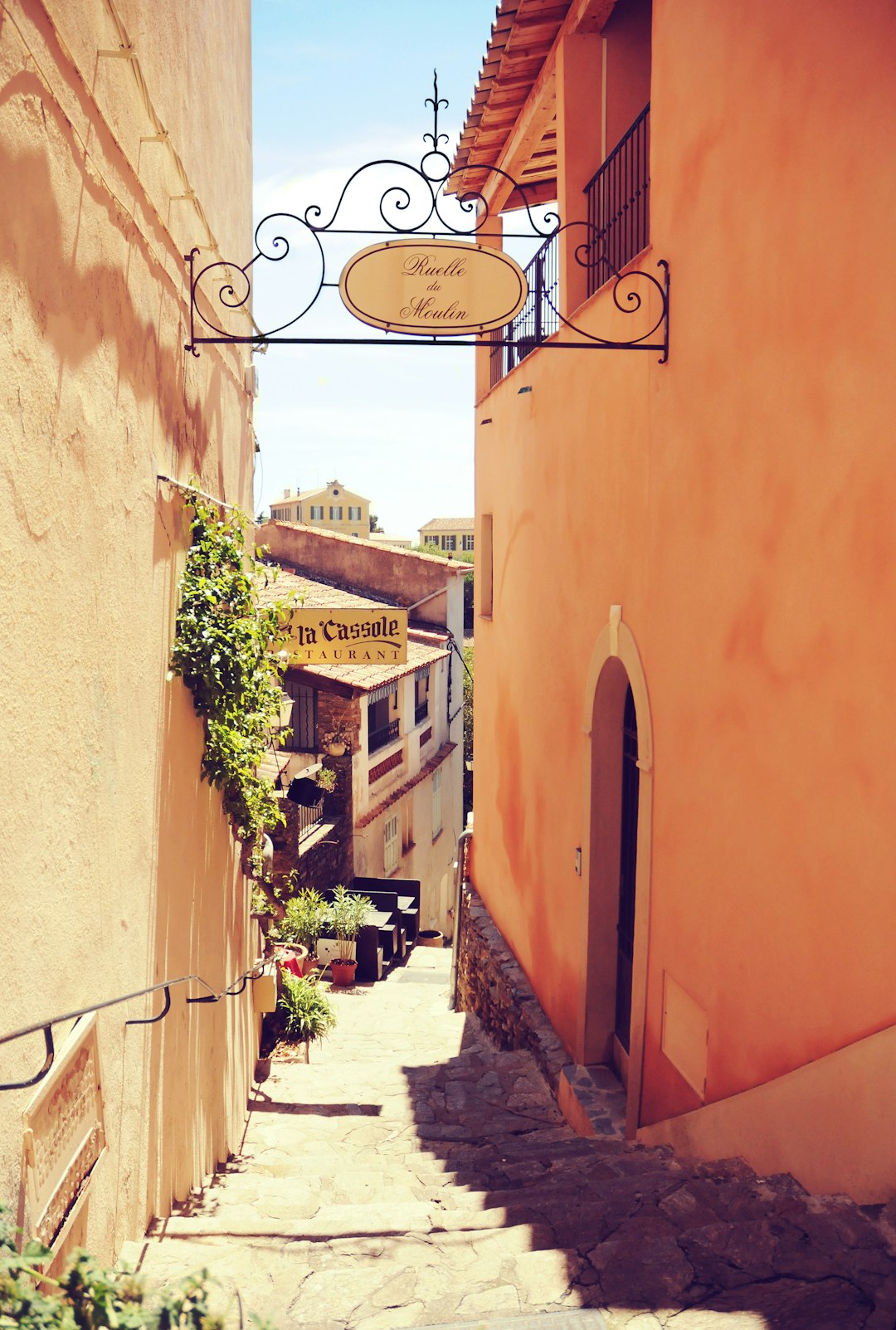 photo of Bormes-les-Mimosas Town near Porquerolles