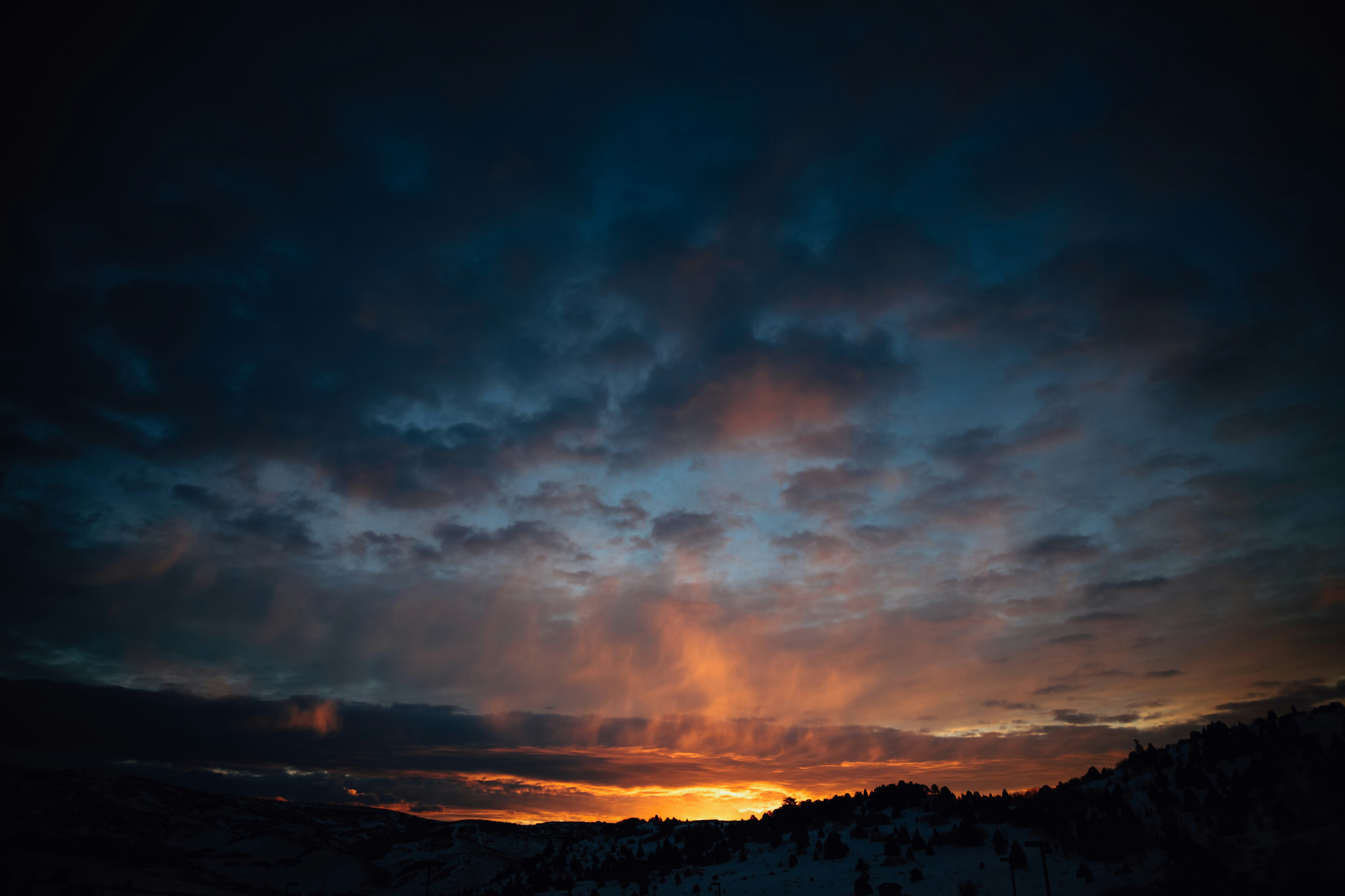 Photo by worldsbetweenlines