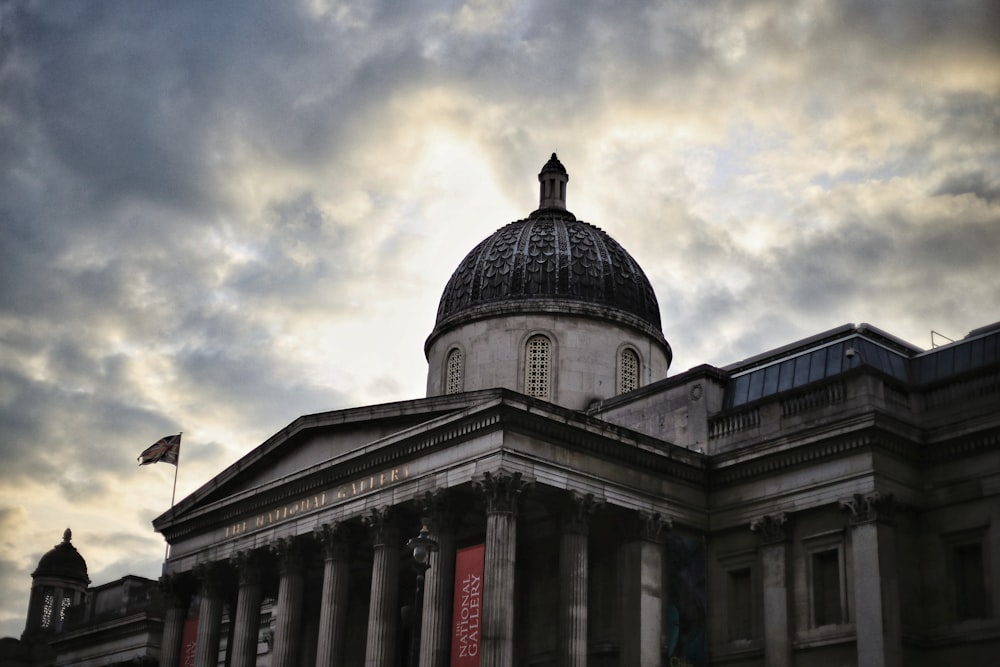 a large building with a dome on top of it