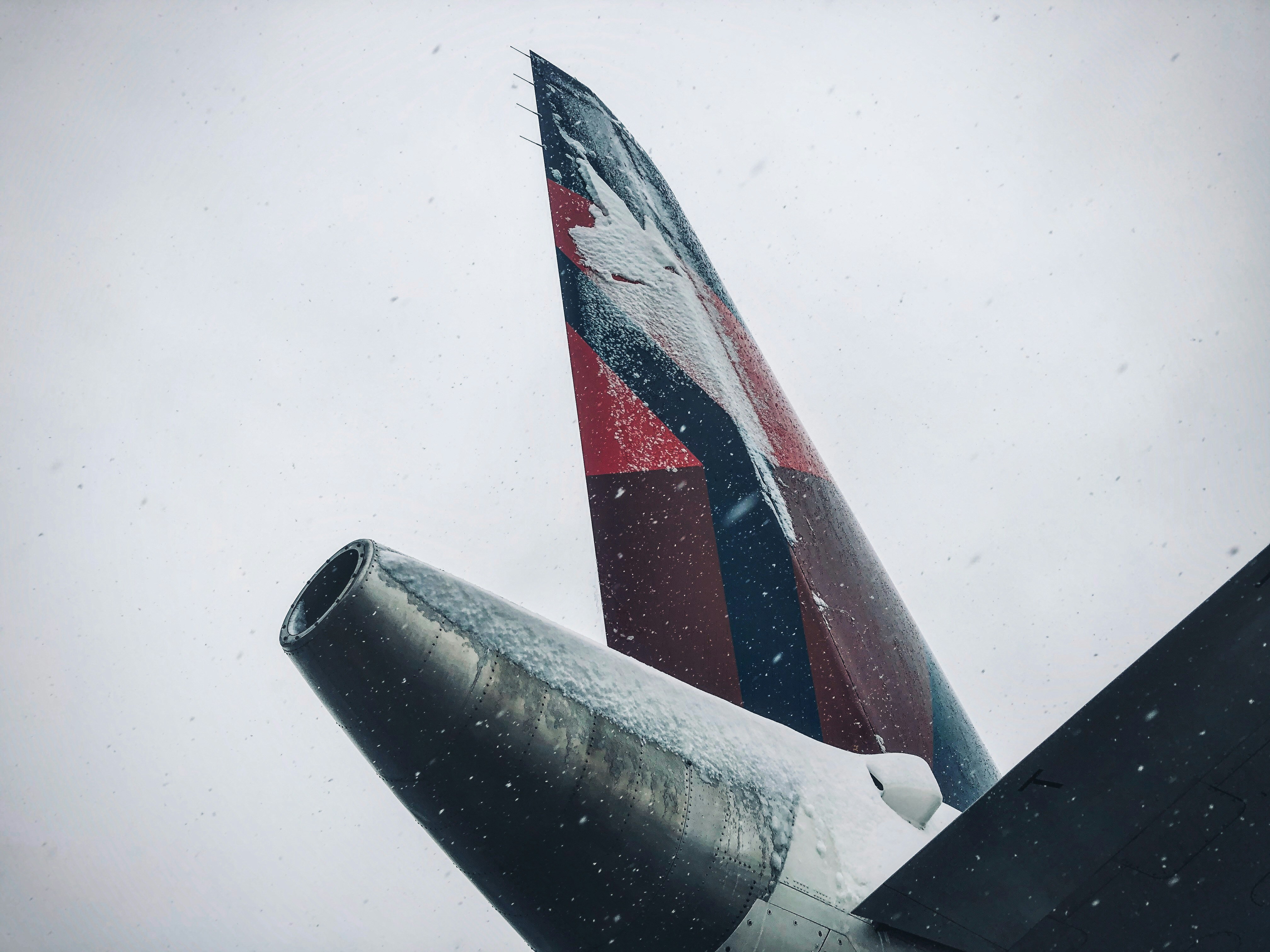 Airlines cancel more than 1,500 flights ahead of winter storm. Here's what to know