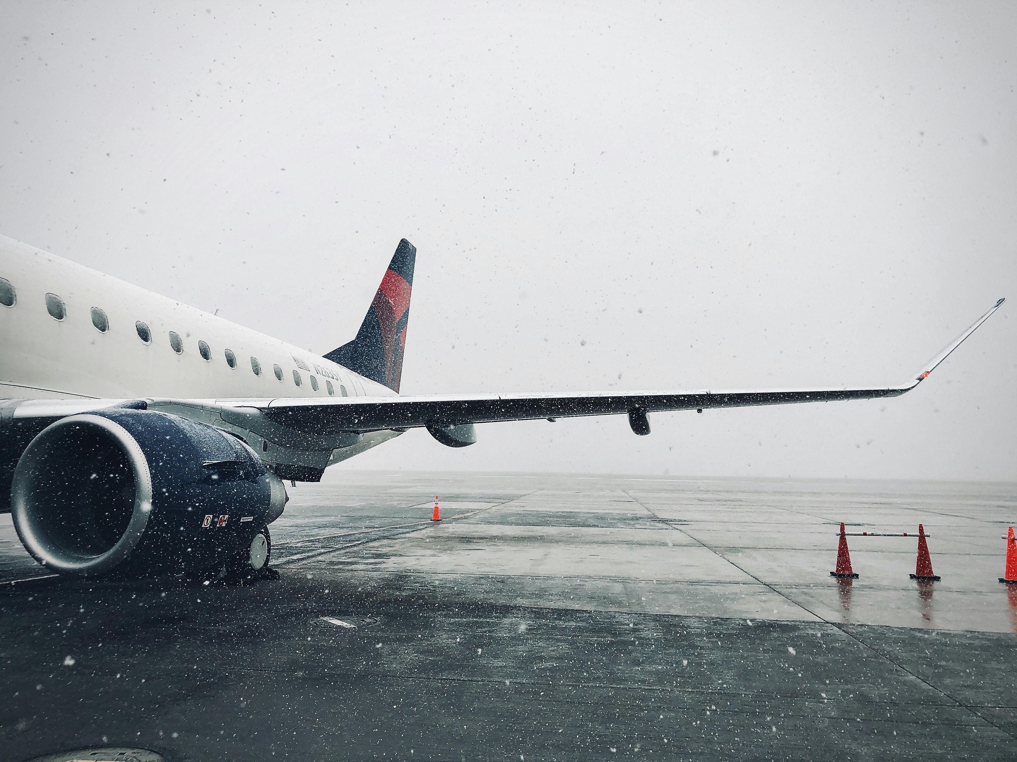 Atraso de voo e cancelamento: direitos do passageiro