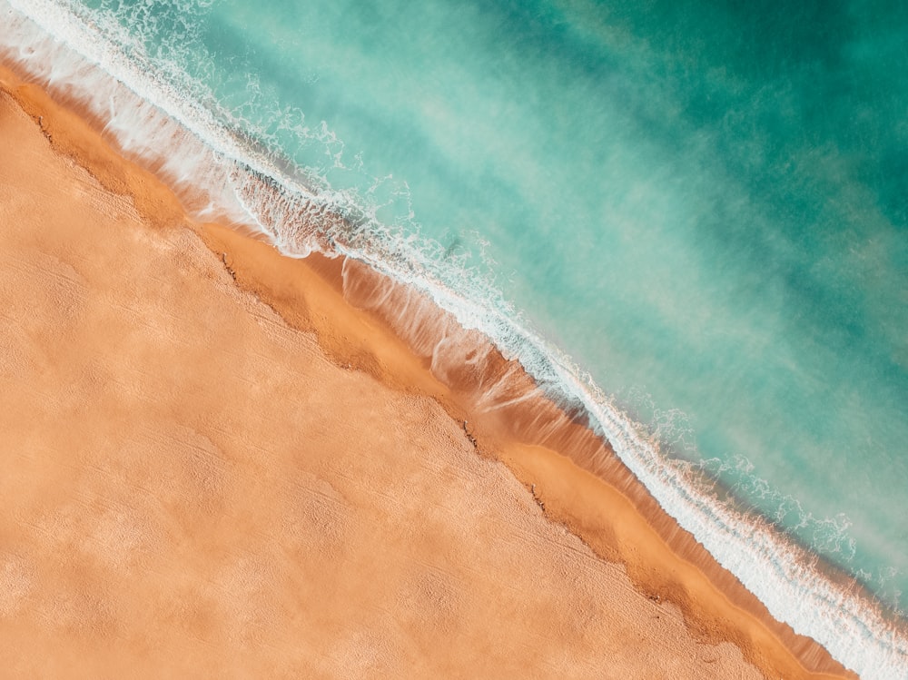 Vue aérienne de la plage pendant la journée