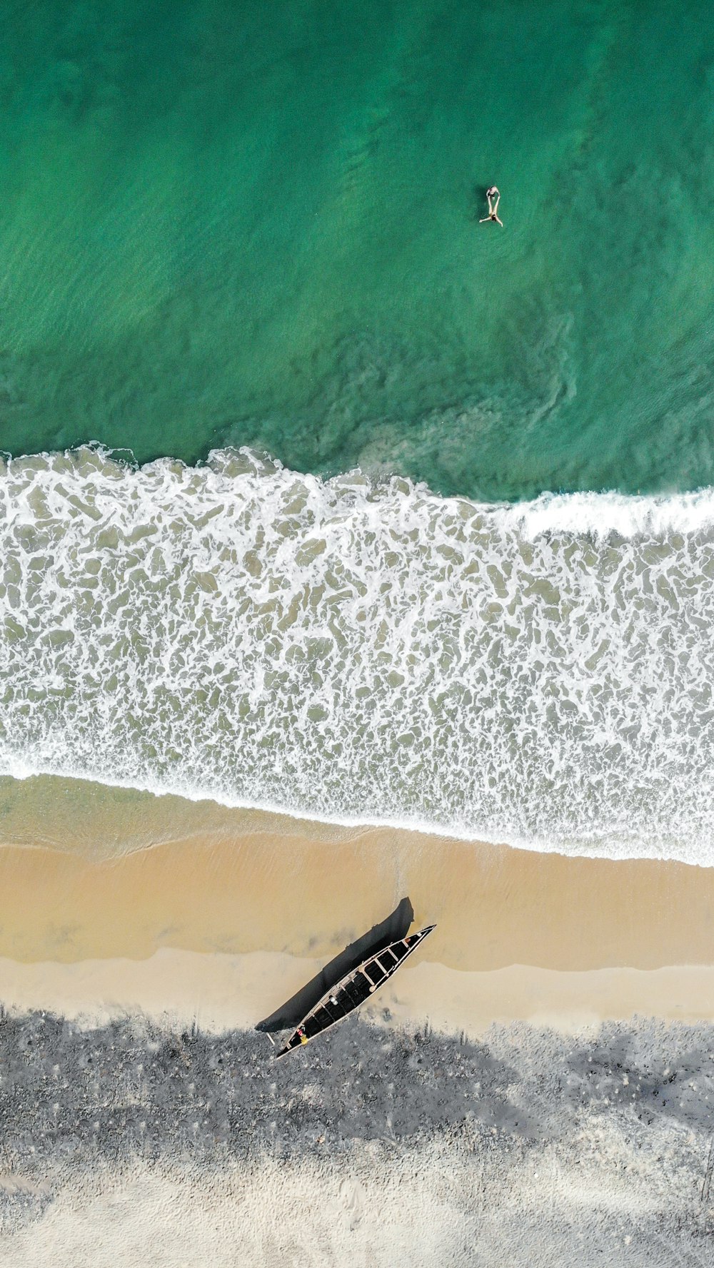 vista aérea da praia durante o dia