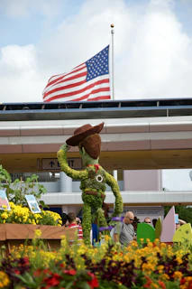 brown and green dragon statue