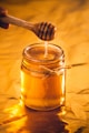 Honiglöffel mit Honiglas