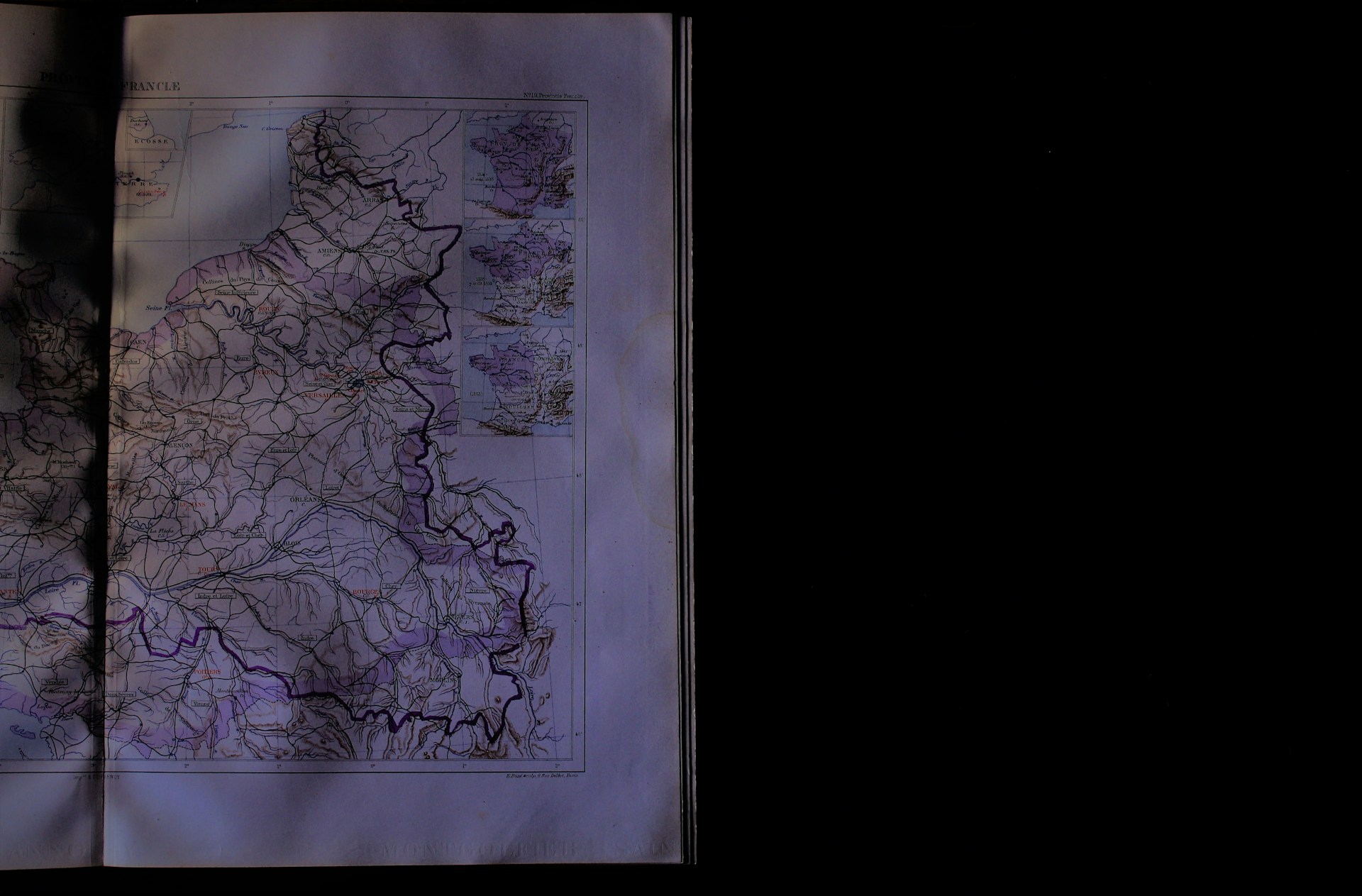 black and white bed linen