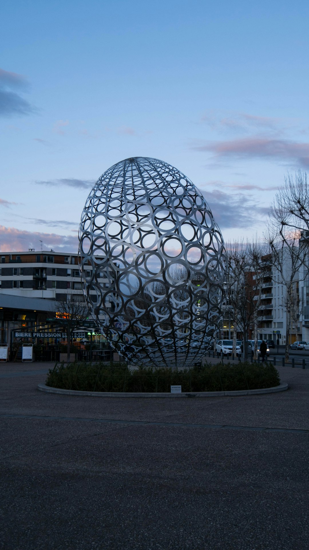 travelers stories about Landmark in Clermont-Ferrand, France