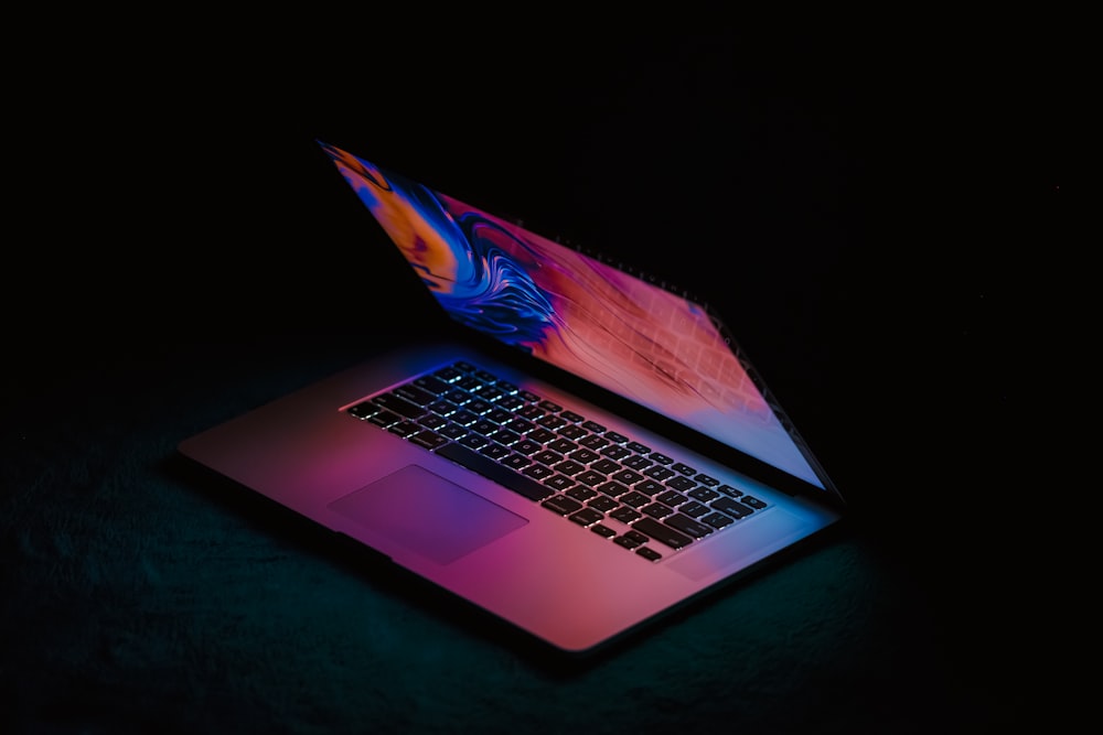 MacBook Pro sur textile noir