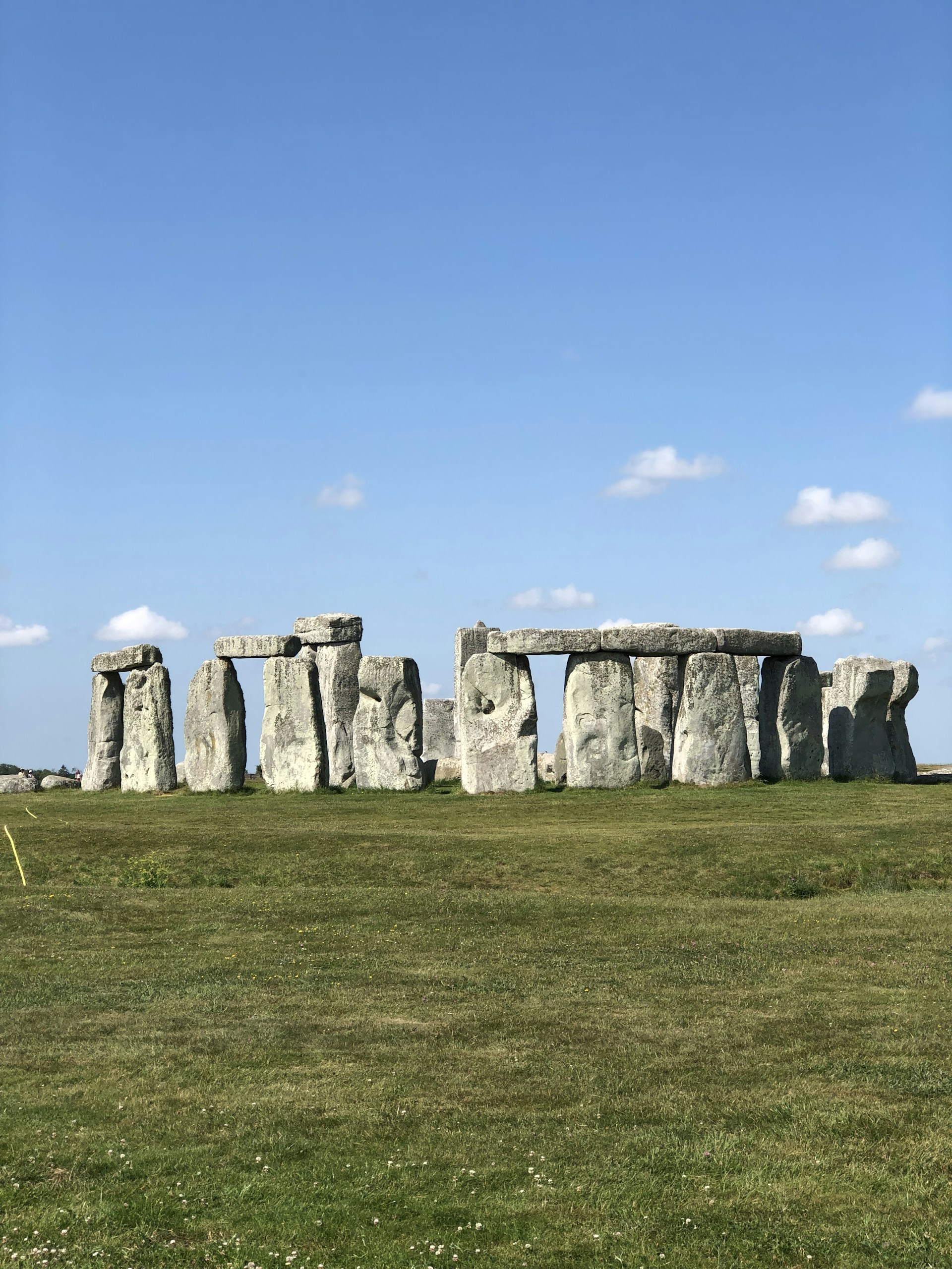 gray computer monitor