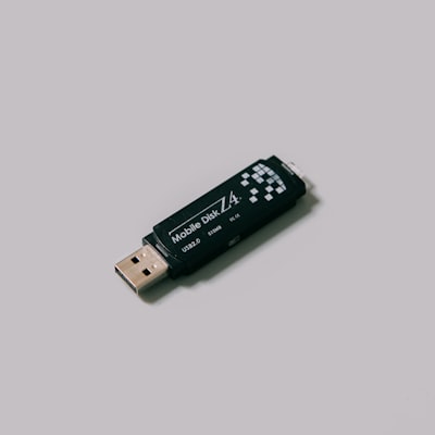 Memory card readers and adapters