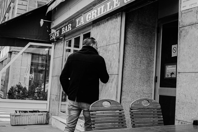Best Live Music Bars in Versailles for a Proper Night Out