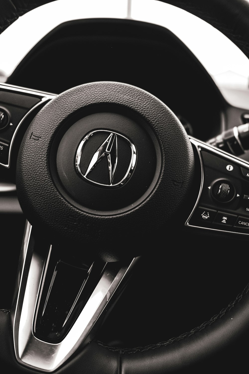 black mercedes benz steering wheel