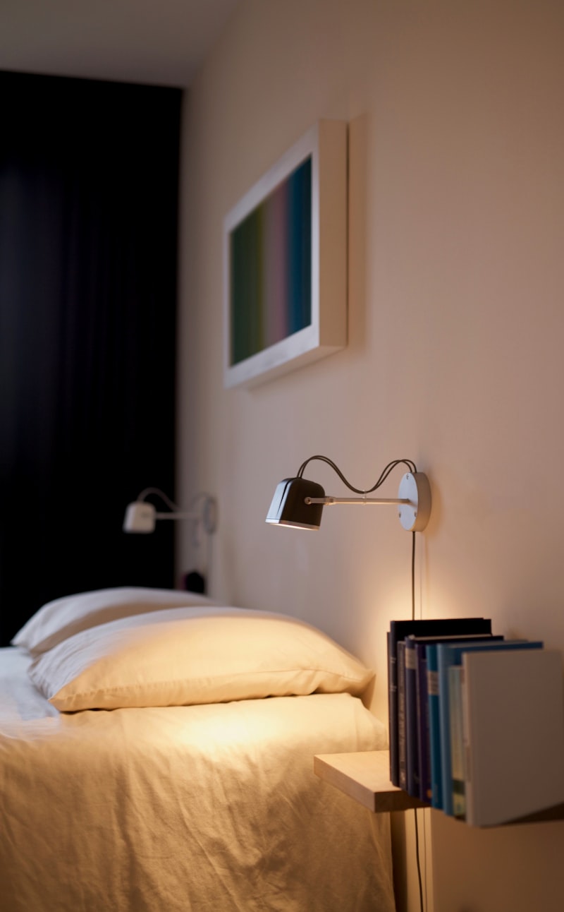 Arc Minimalist Desk Lamp
