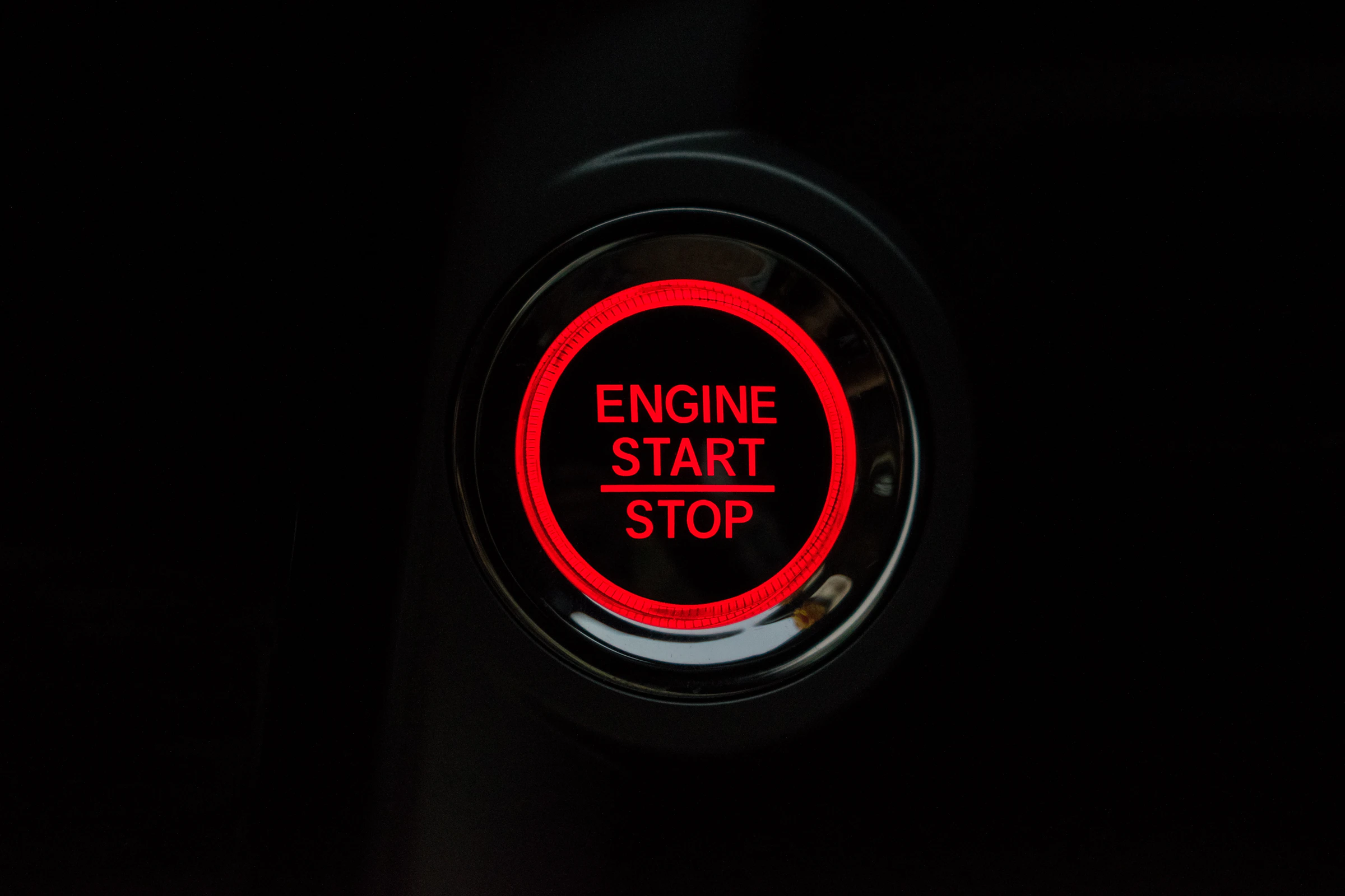 Start-Stopp-Knopf im Cockpit