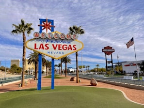 welcome to fabulous las vegas nevada signage