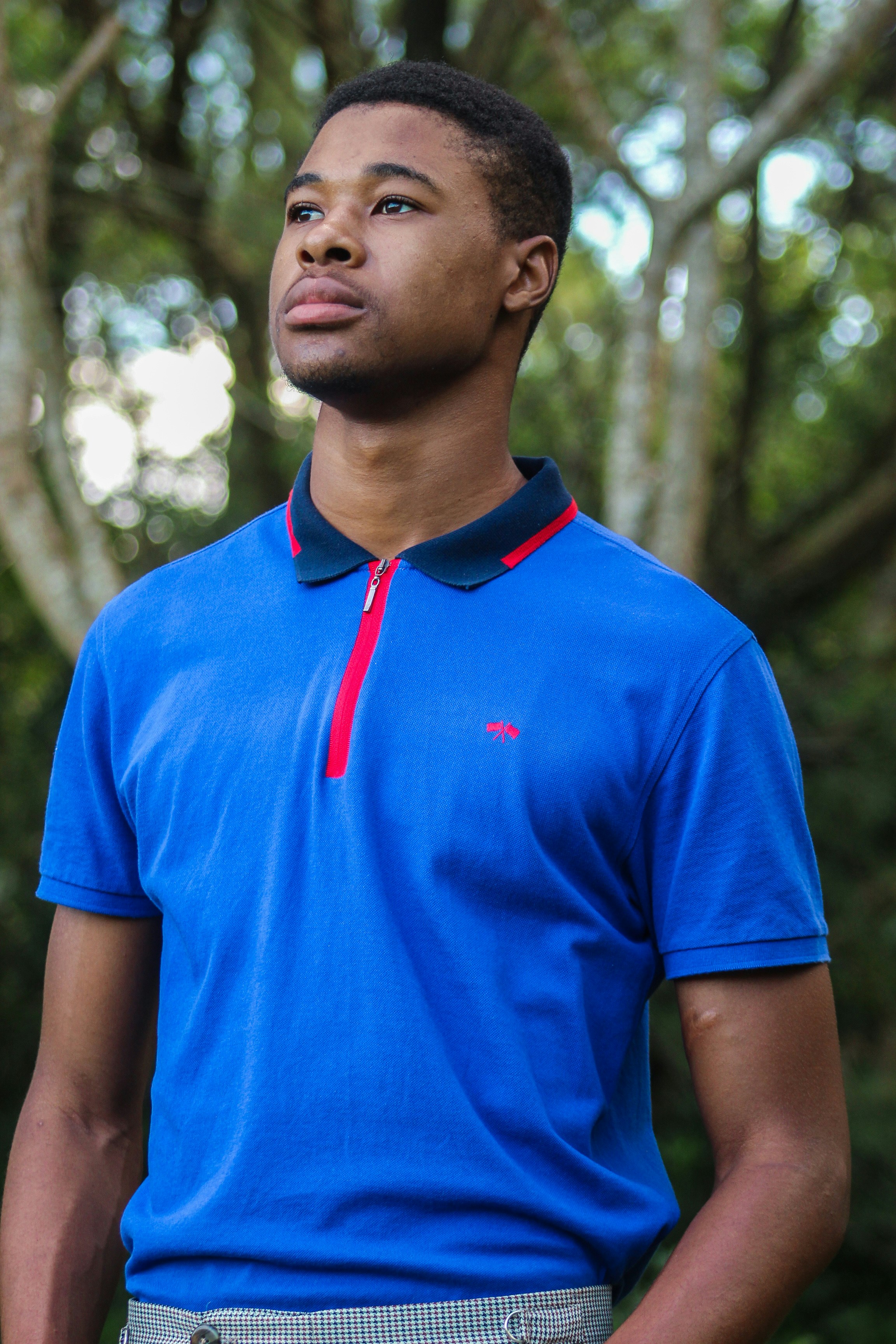 blue red nike shirt