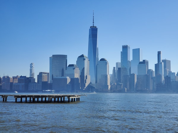 an image of the skyline of NYC in the daytime 