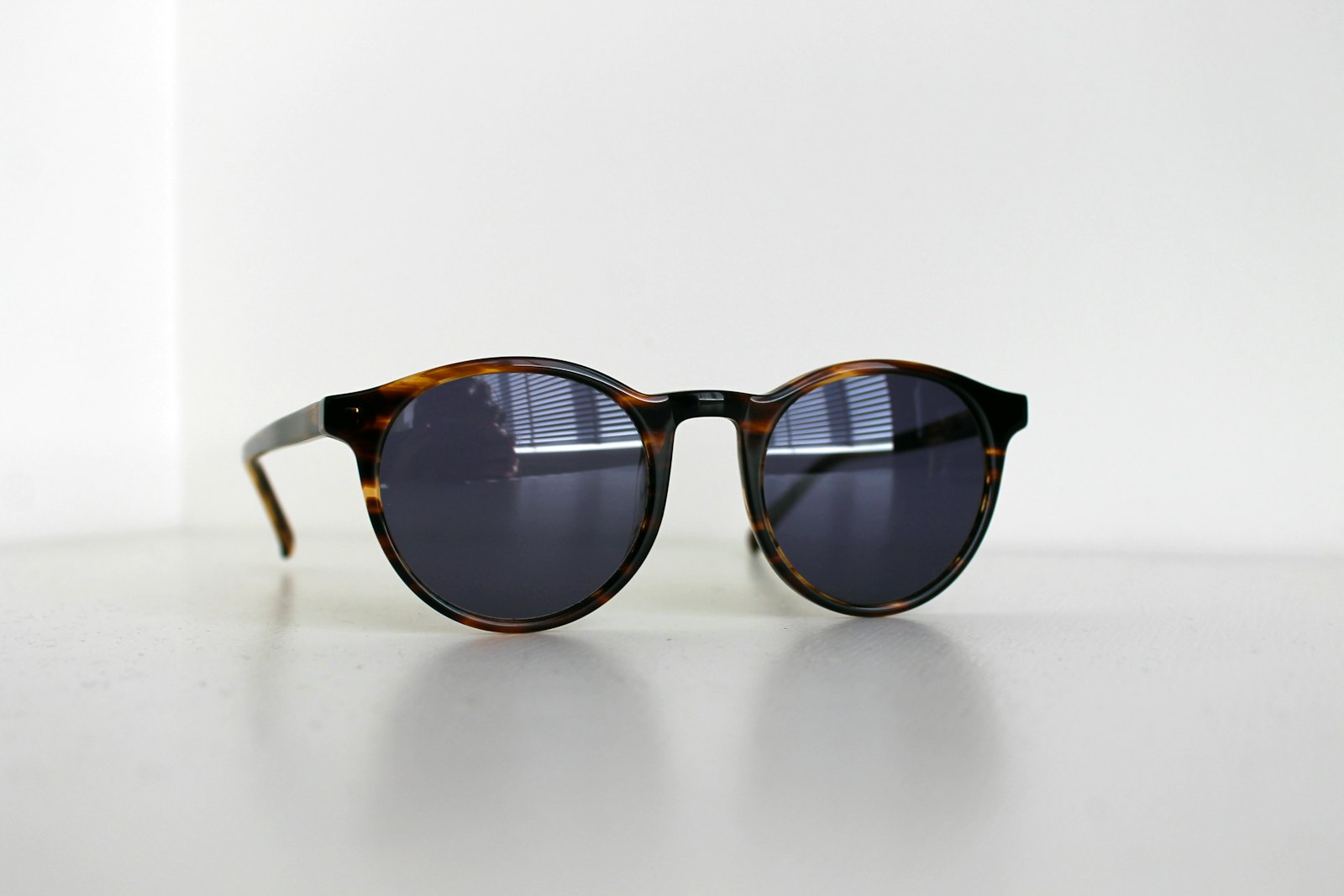 Lunettes de soleil à monture écaille