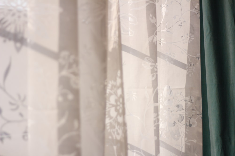 white and brown floral curtain photo – Free Grey Image on Unsplash