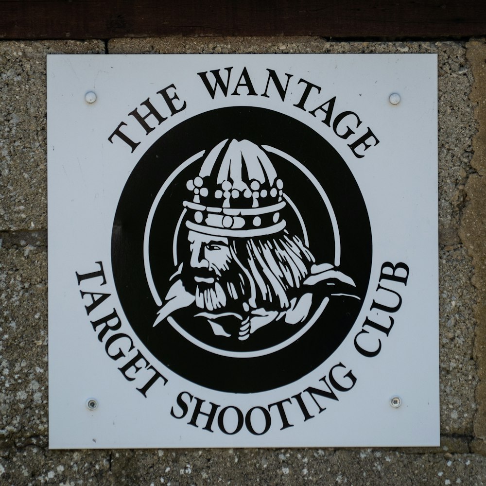 a sign on the side of a building that says the vantage target shooting club