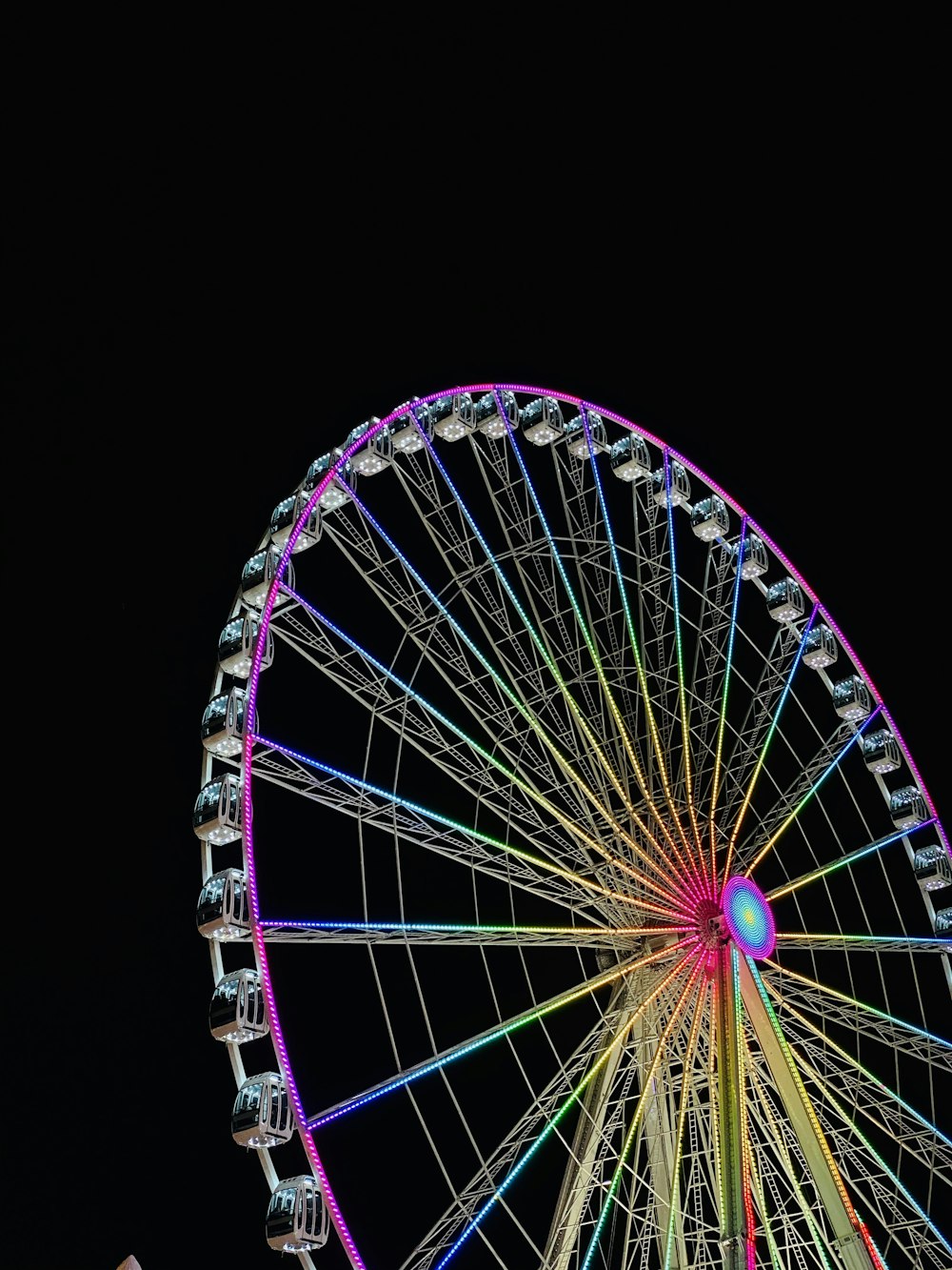 white and purple ferris wheel