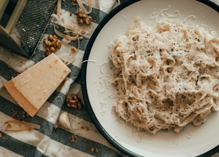 White pesto pasta. Recipe by bonappetit: https://www.youtube.com/watch?v=uPKj_6-ZezQ