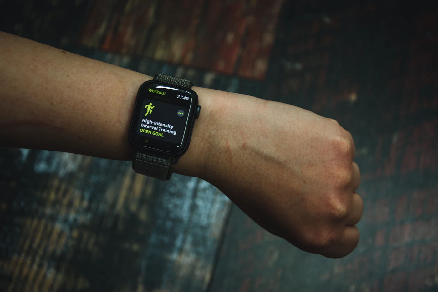 Smartwatch showing a high-intensity interval workout