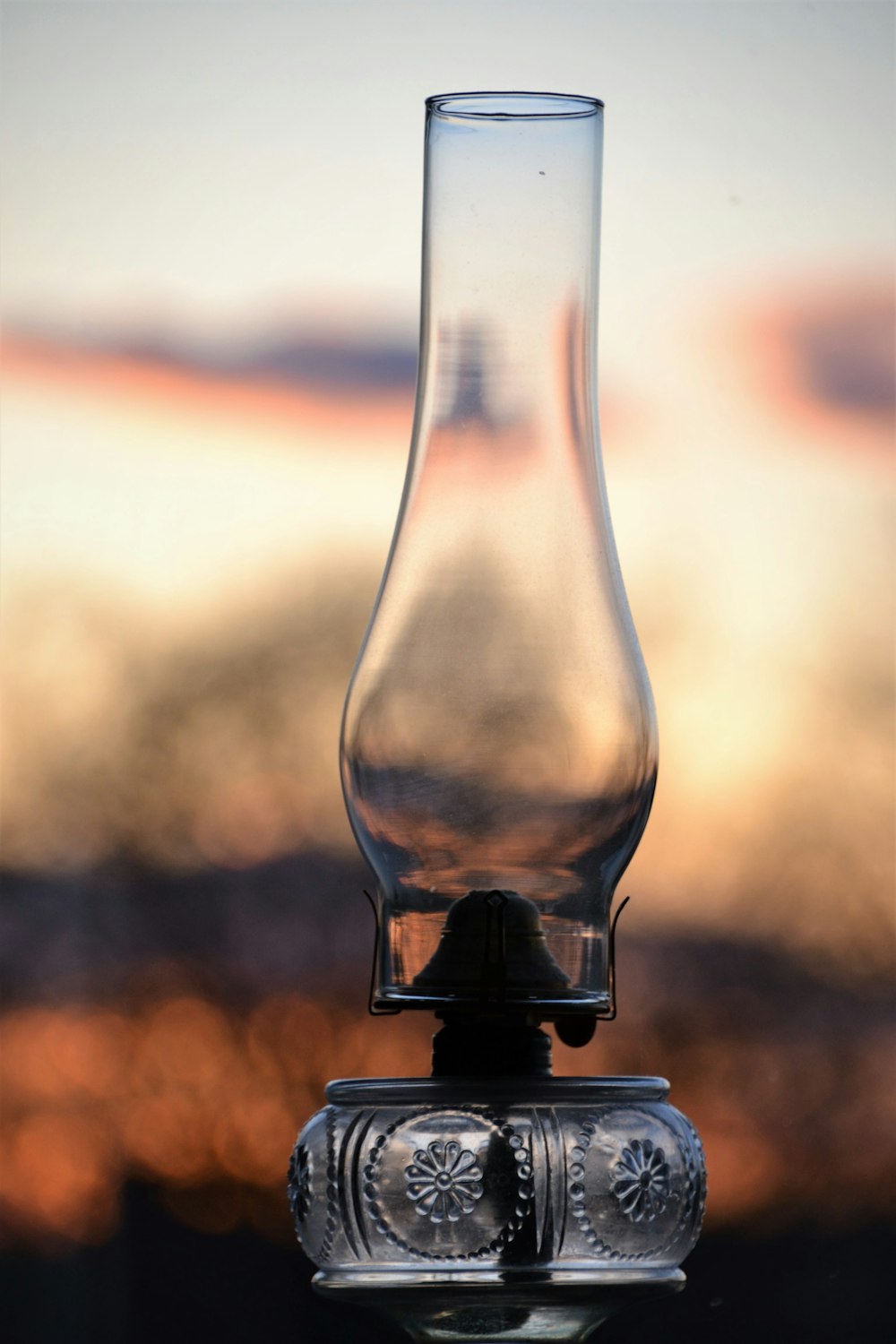 Ampoule en verre clair dans la photographie en gros plan