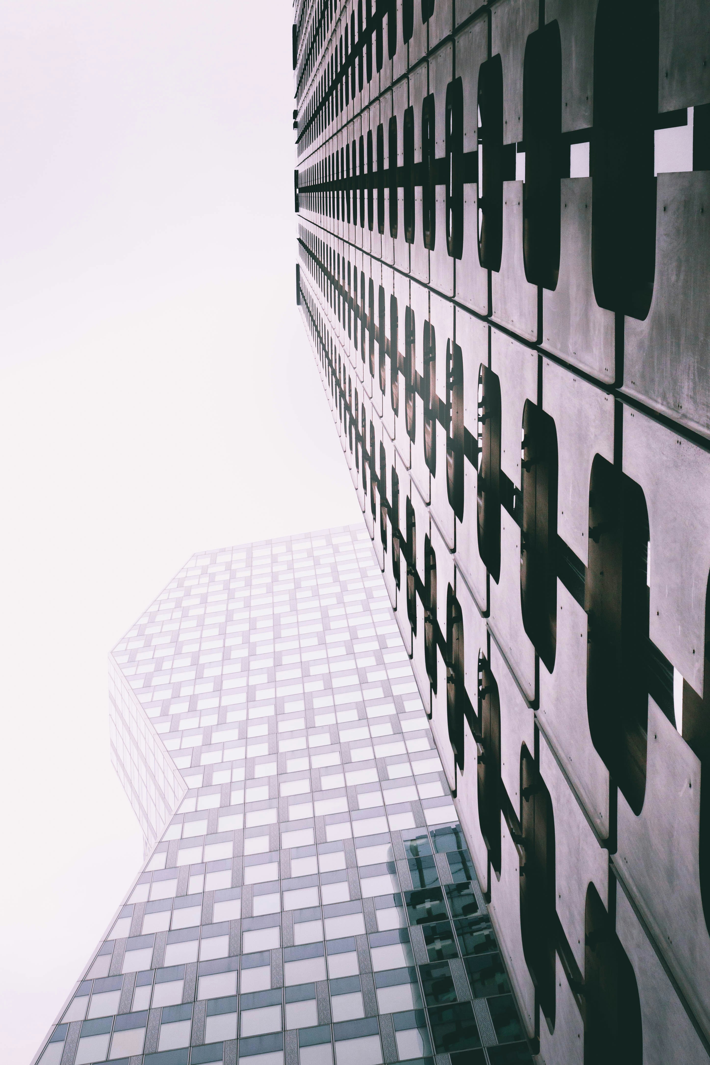 photo-1587454403870-ad47649a0227?ixid=M3wxMjA3fDB8MXxzZWFyY2h8MjB8fGhpZ2h0c3Rha2VzfGVufDB8fHx8MTc1NzQ5NjMzNnww\u0026ixlib=rb-4.1.0