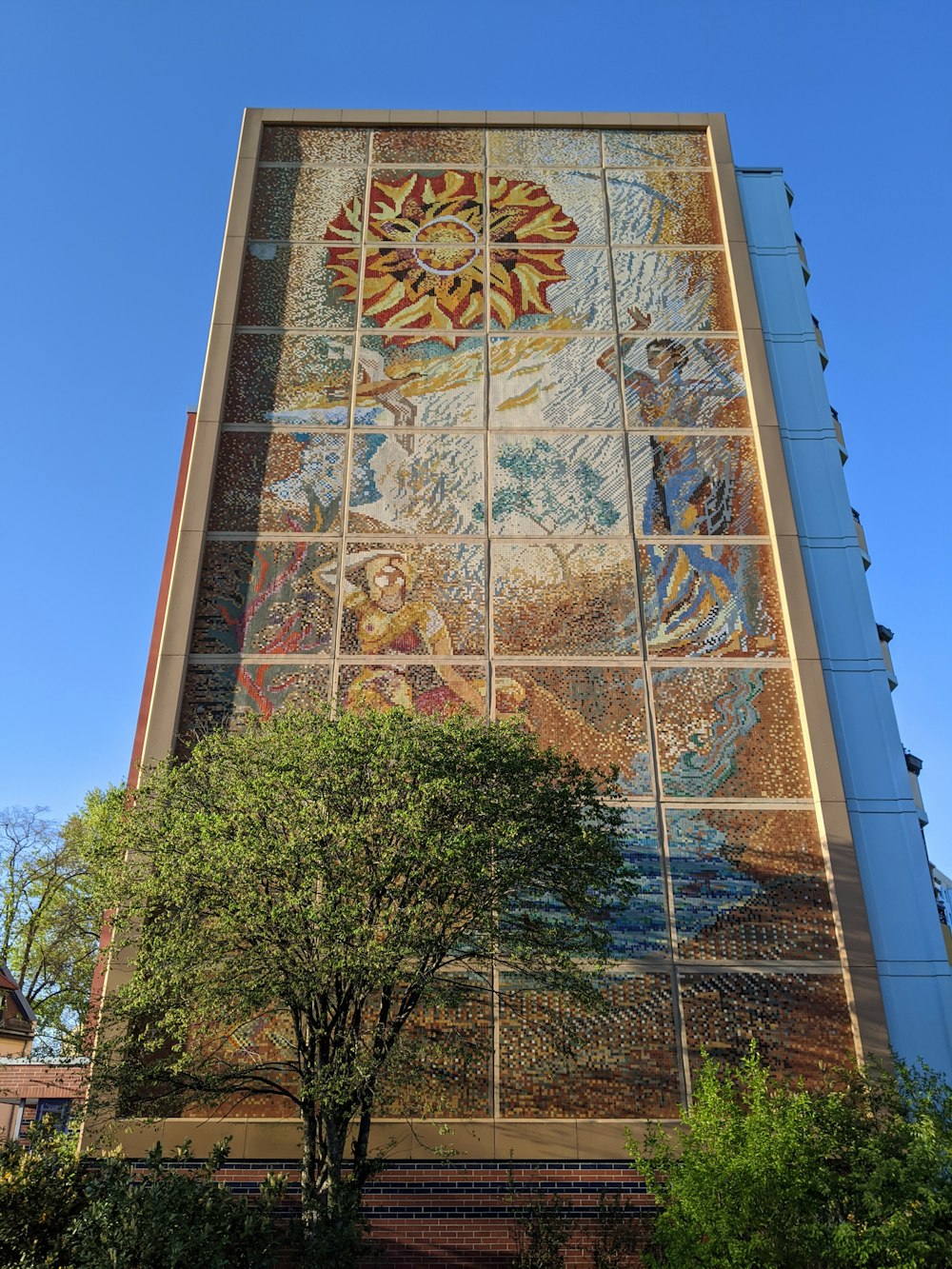 brown and beige concrete building