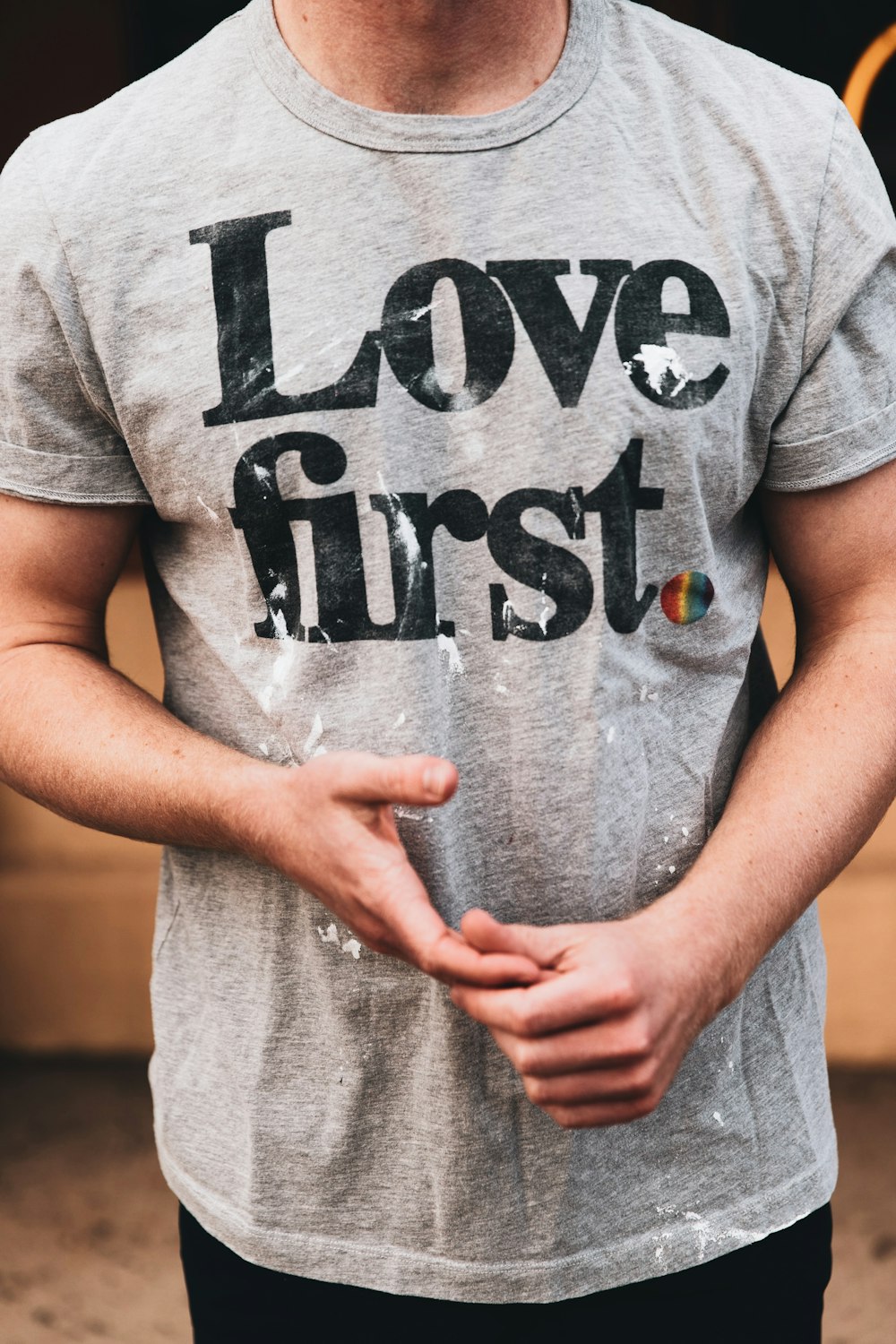 man in gray and black crew neck t-shirt