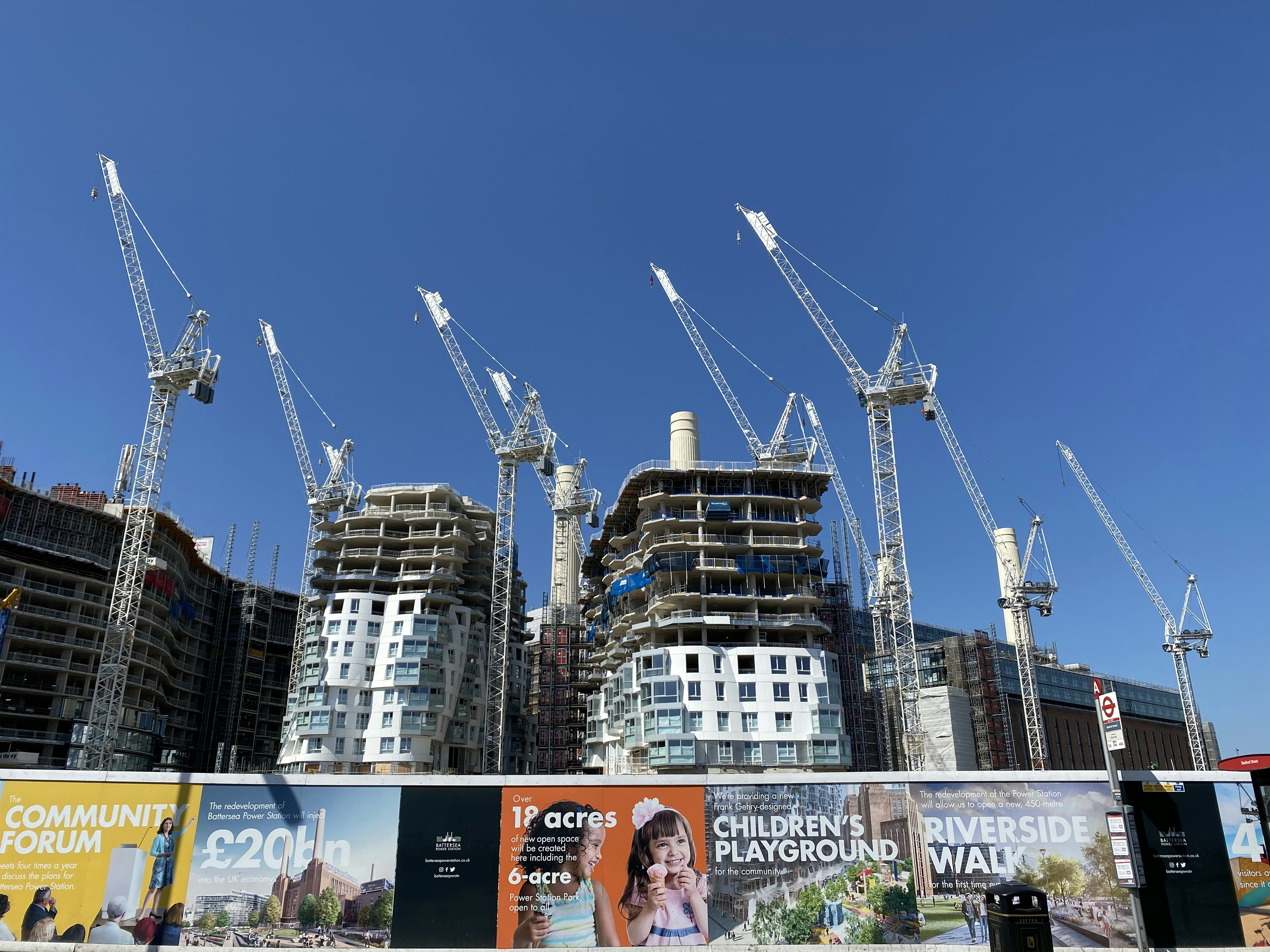 is 2025 a good time to build a new home in london