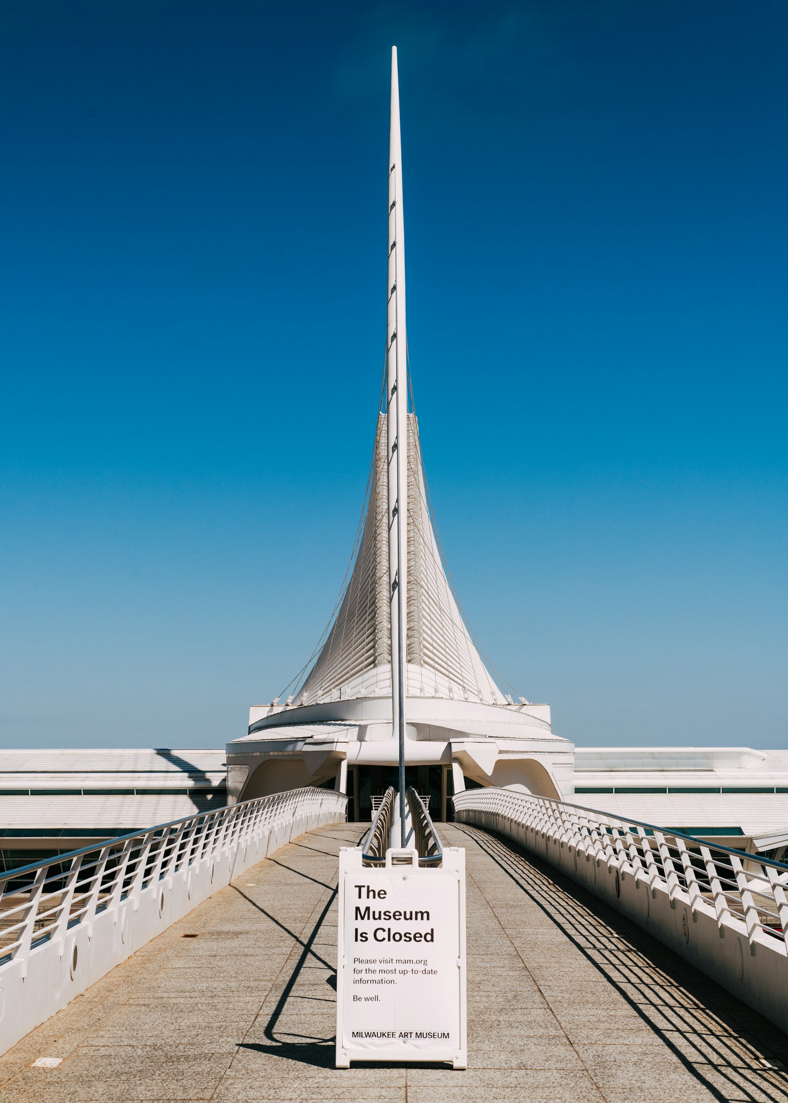 Nikon D850 + Nikon AF Nikkor 50mm F1.8D sample photo. White and gray bridge photography