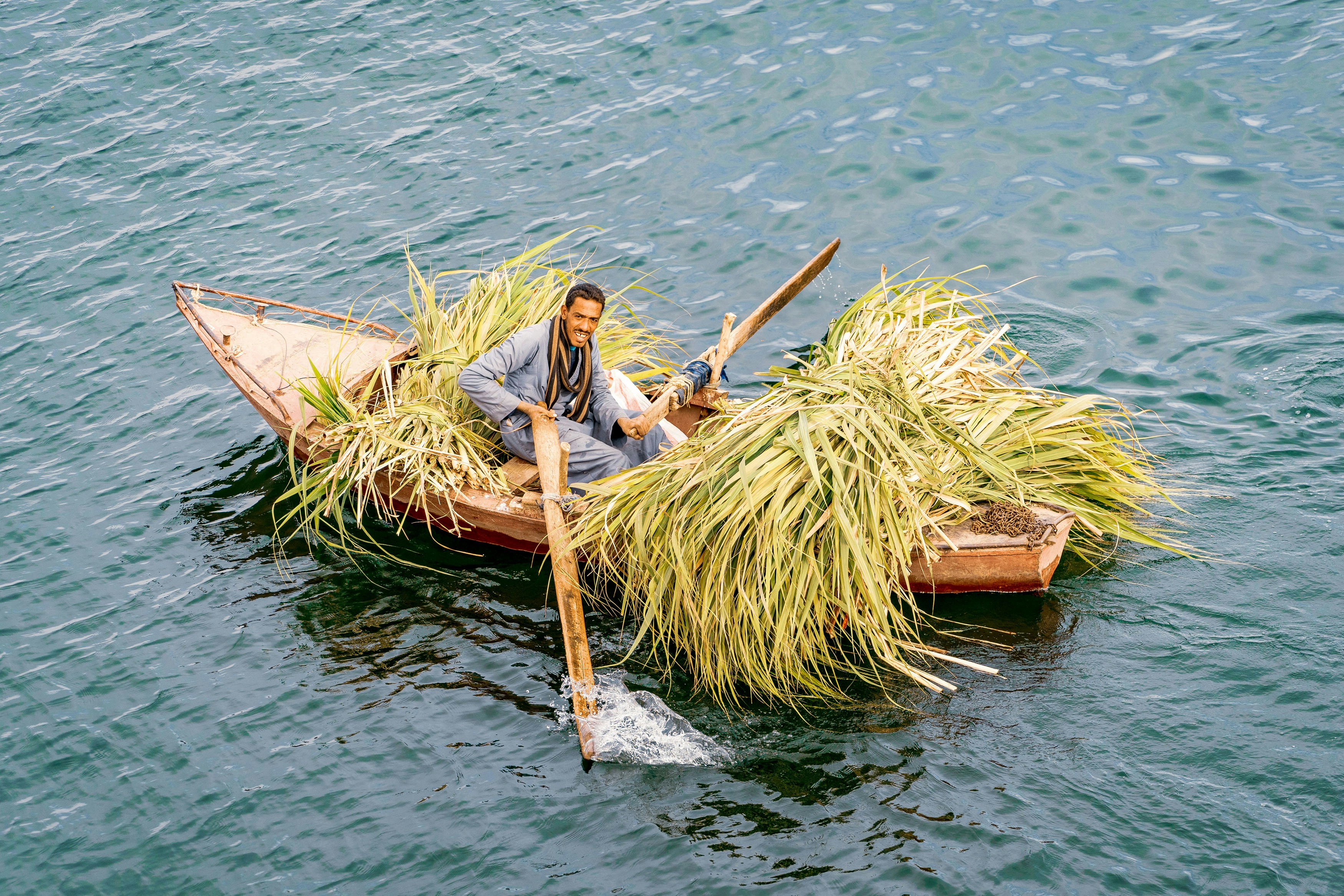  Pirogues 🛶, îles de roseaux 🌾, tissages colorés 🧶