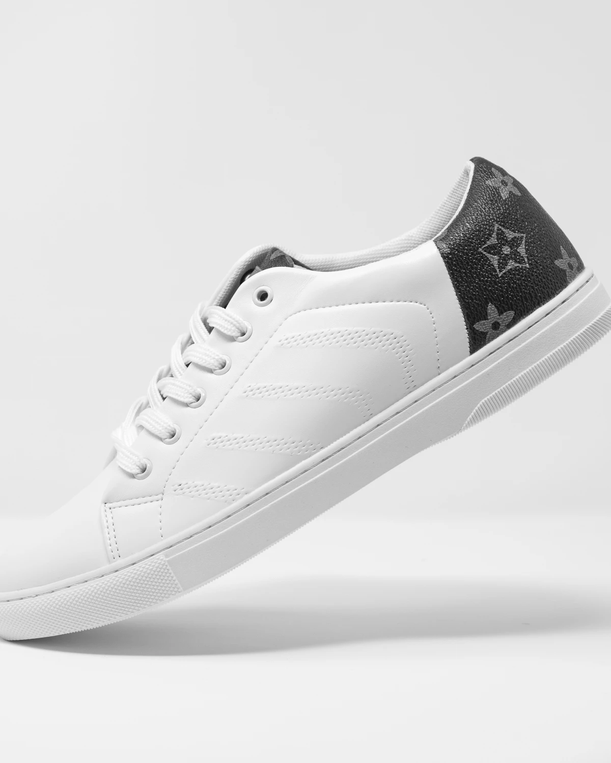 Minimal Leather Sneakers White