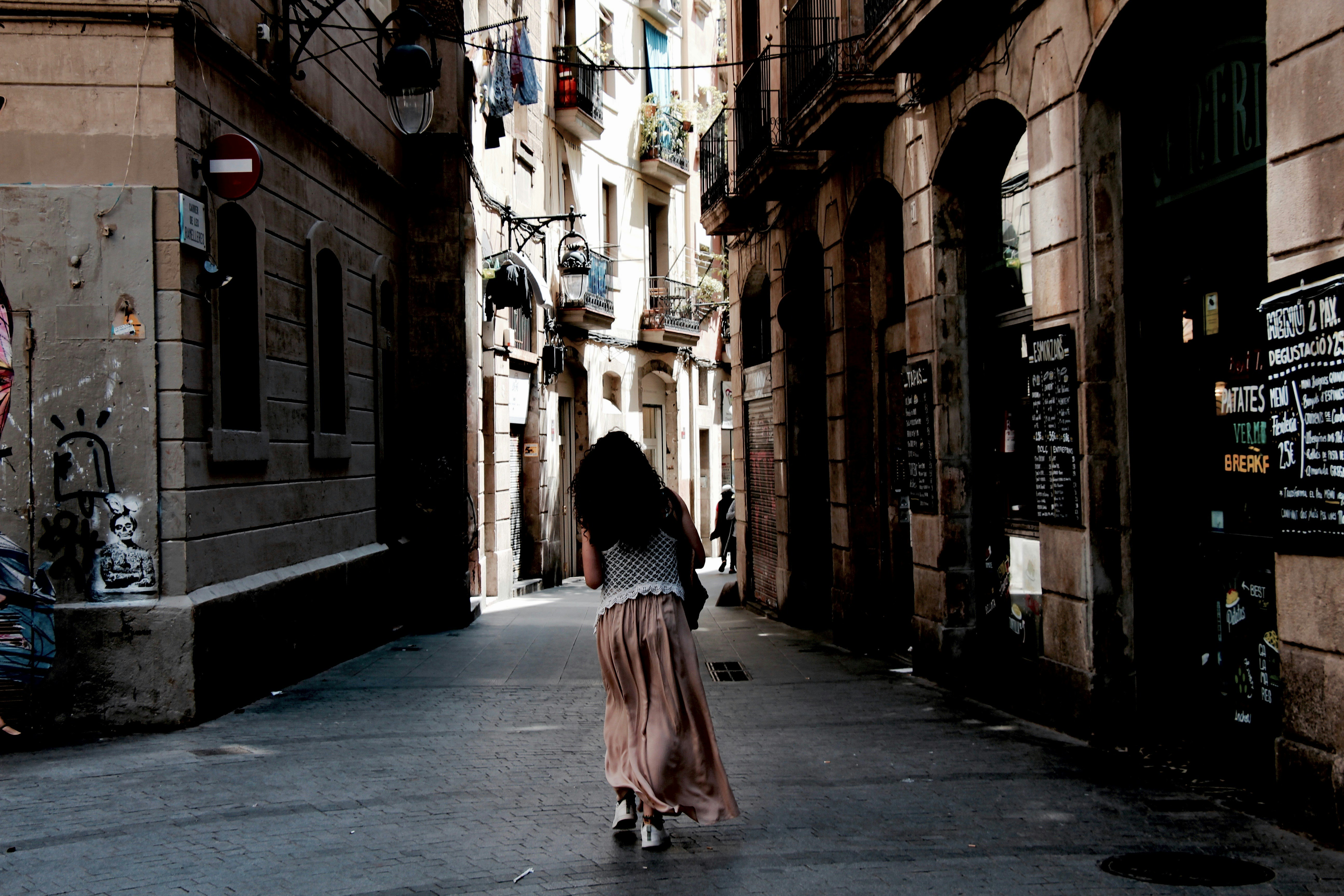 What girls need to know about travelling alone in Barcelona Barcelona-Home