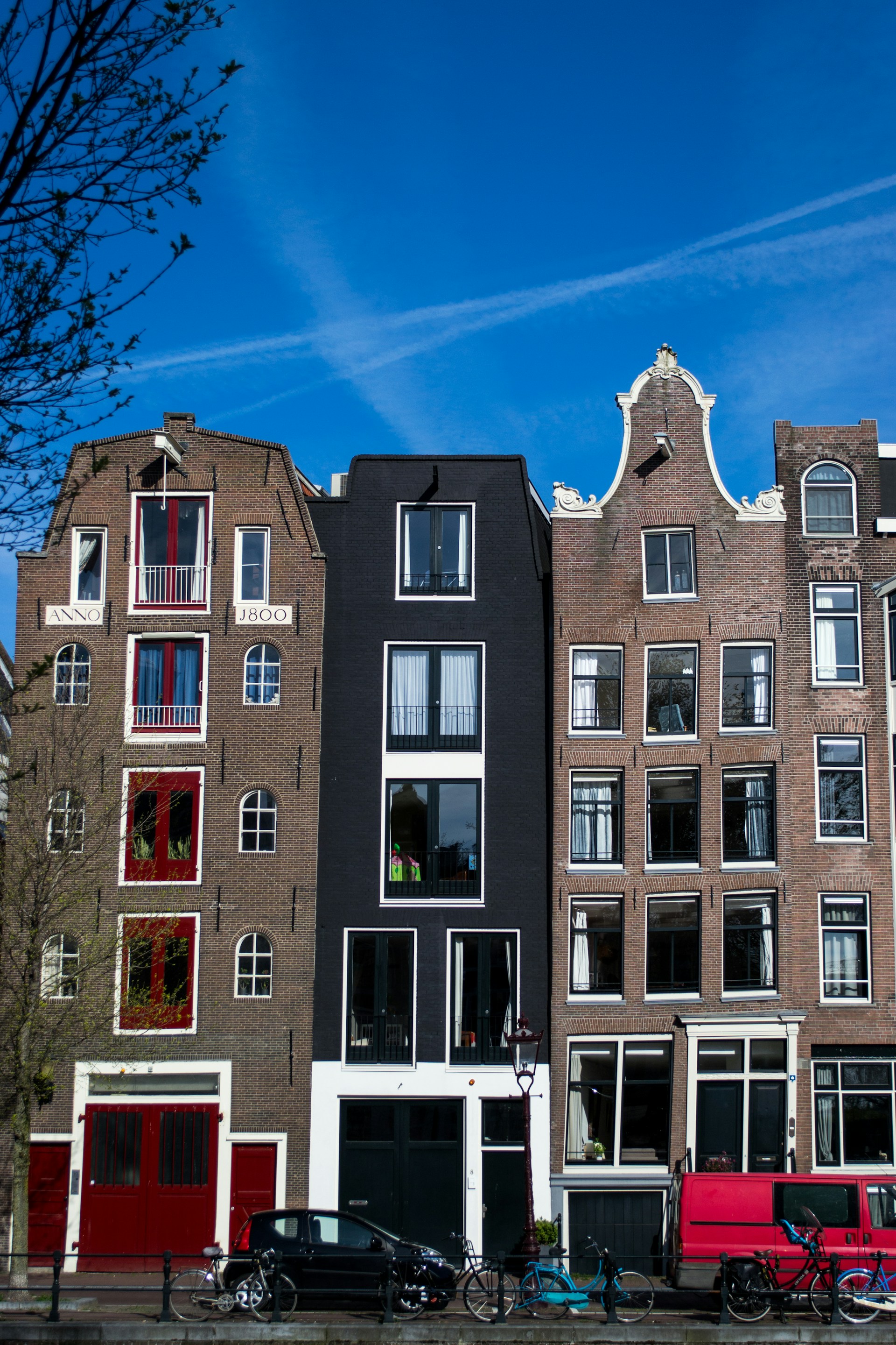 gray computer monitor