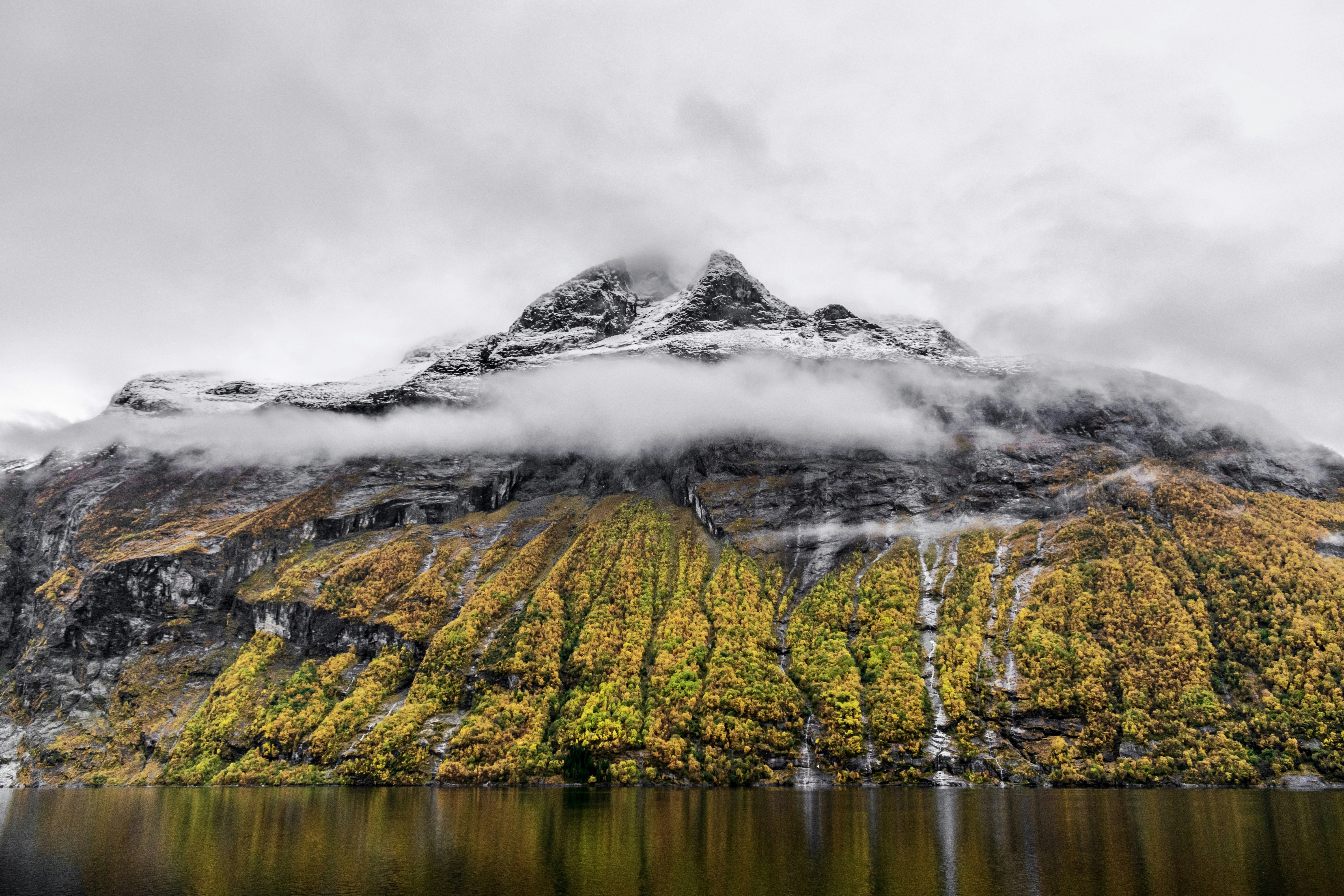 Photo by jessedebacker