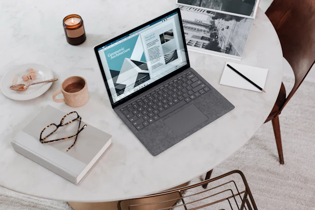 Apple MacBook Air 13" (M3) — Apple · M3 · 2024