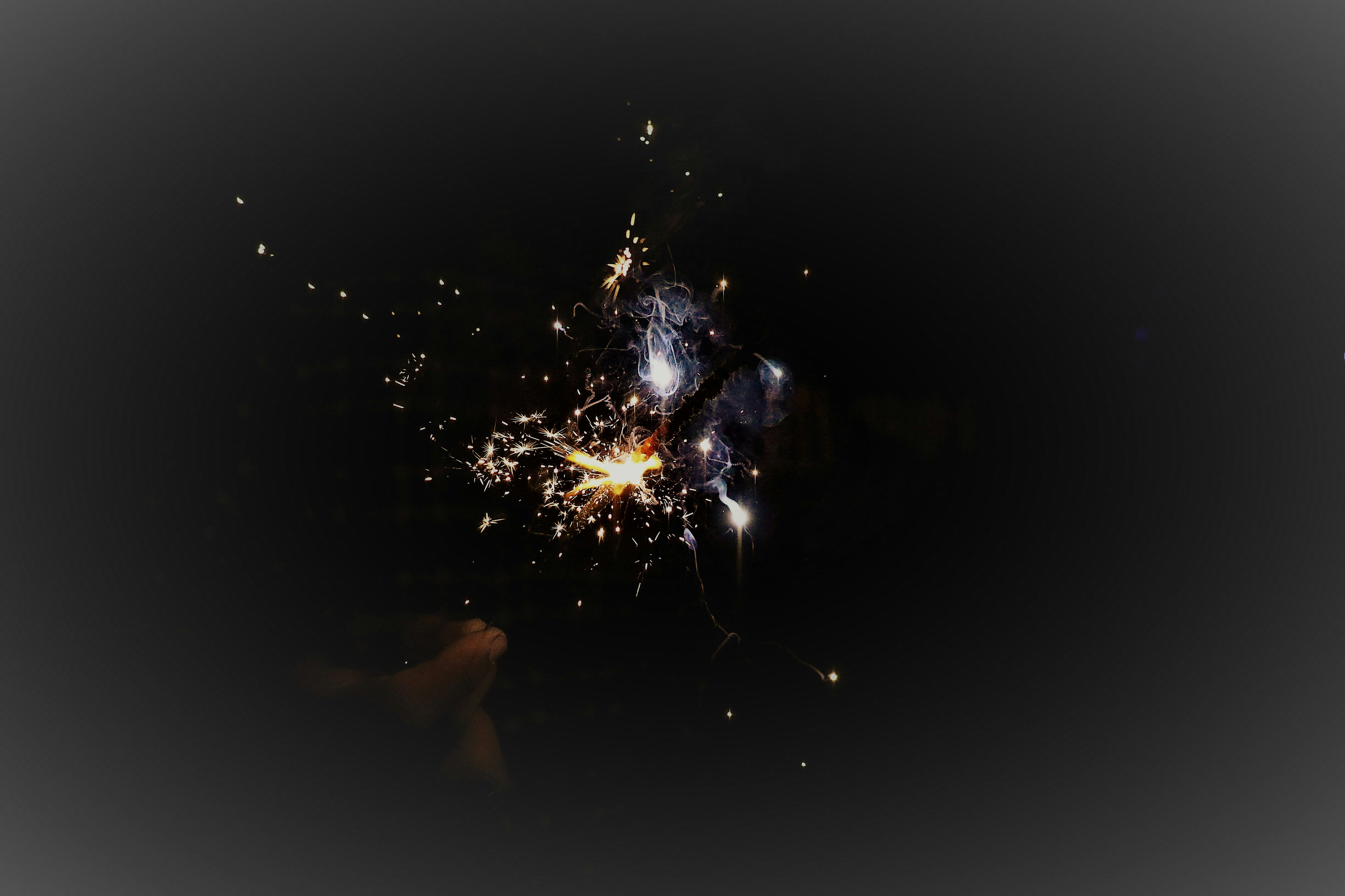 photo-1587652937772-a8a1063d2042