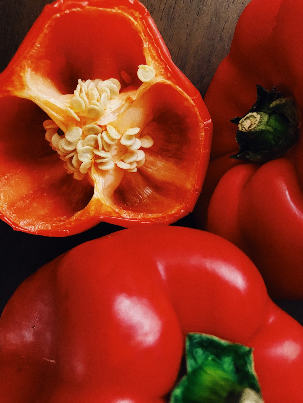 red bell pepper in close up photography