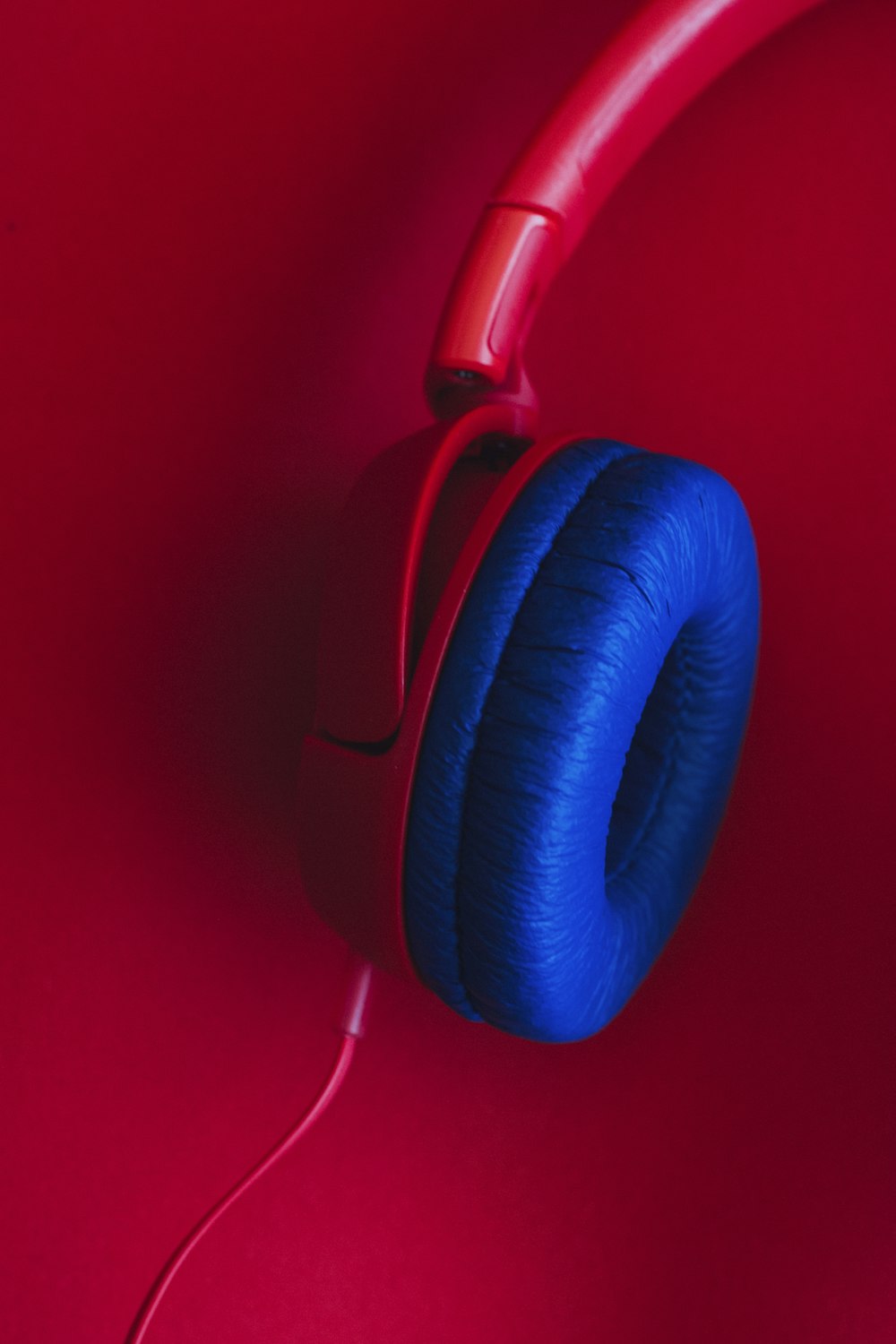 Kabelgebundene Kopfhörer in Blau und Schwarz
