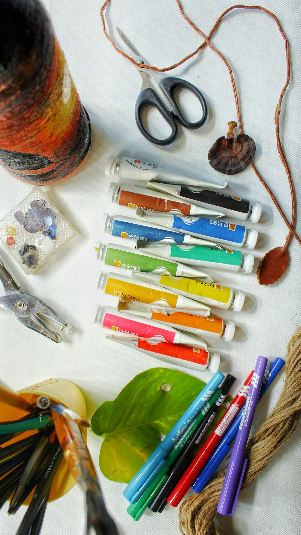 Row Of Colorful Pens For Painting Or Drawing Stock Photo - Download Image  Now - Art, Art and Craft Equipment, Blue - iStock