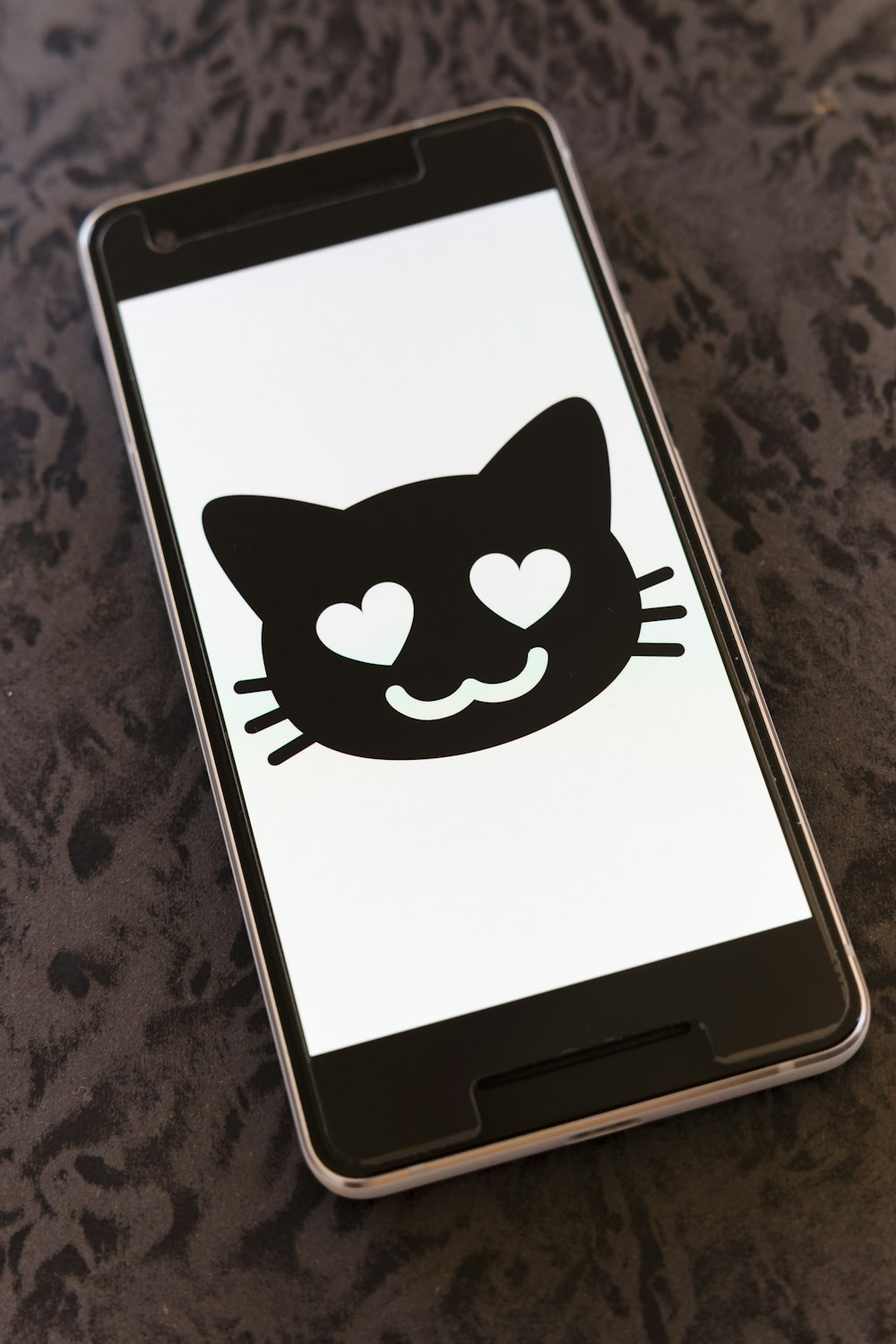 Funda para smartphone con estampado de panda blanco y negro