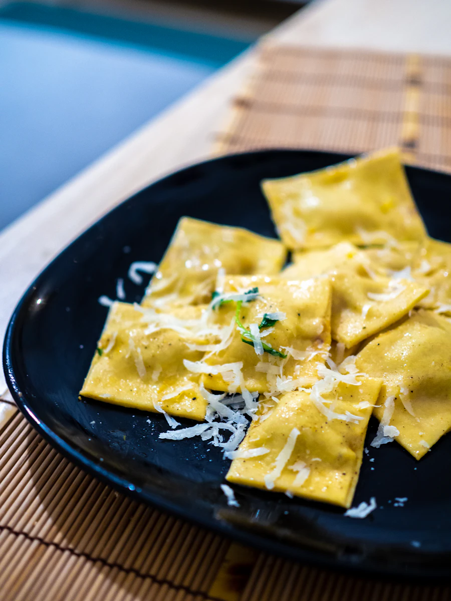 Hausgemachte Nudeltaschen mit Grana Padano