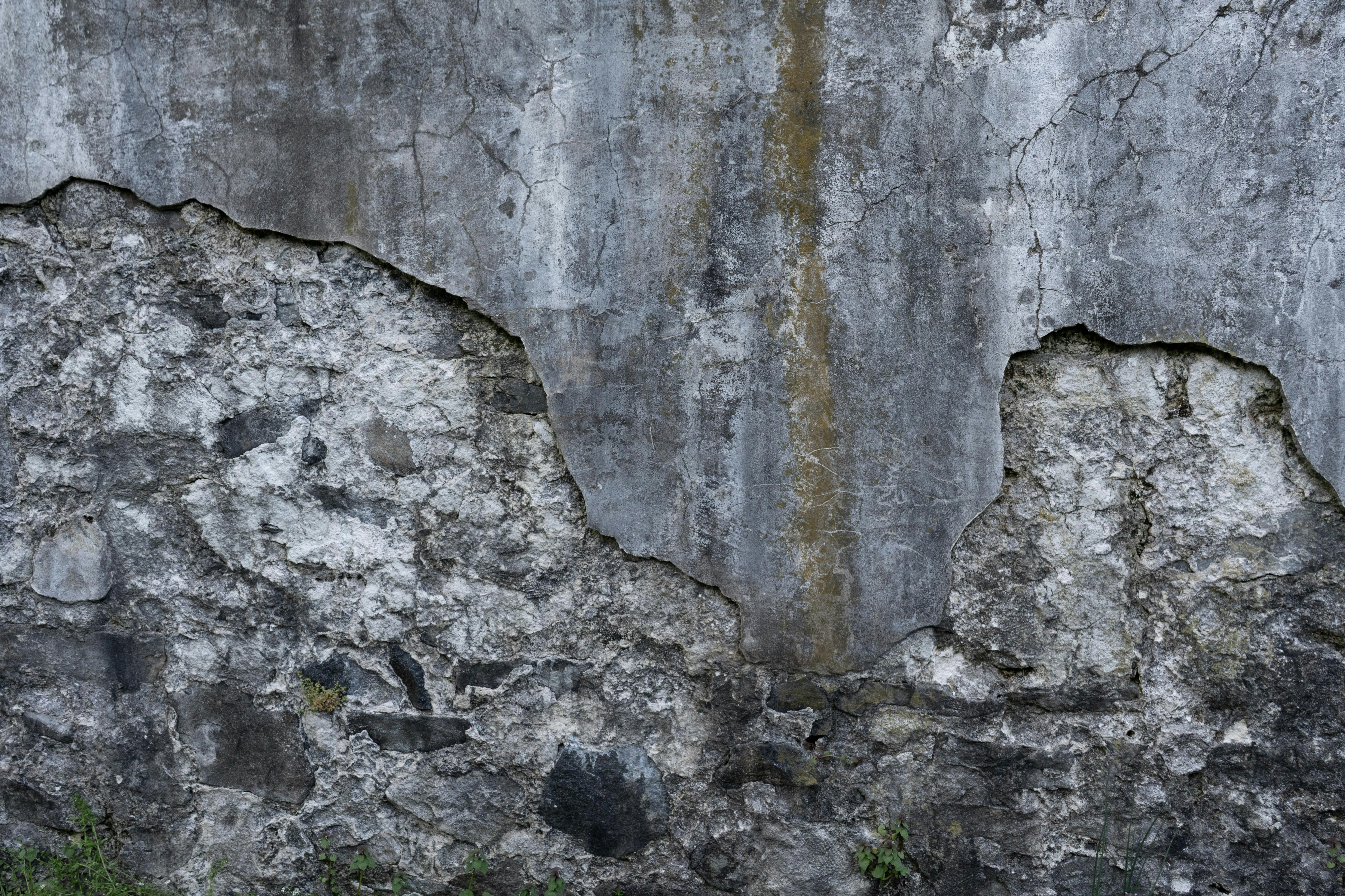 gray and black rock formation